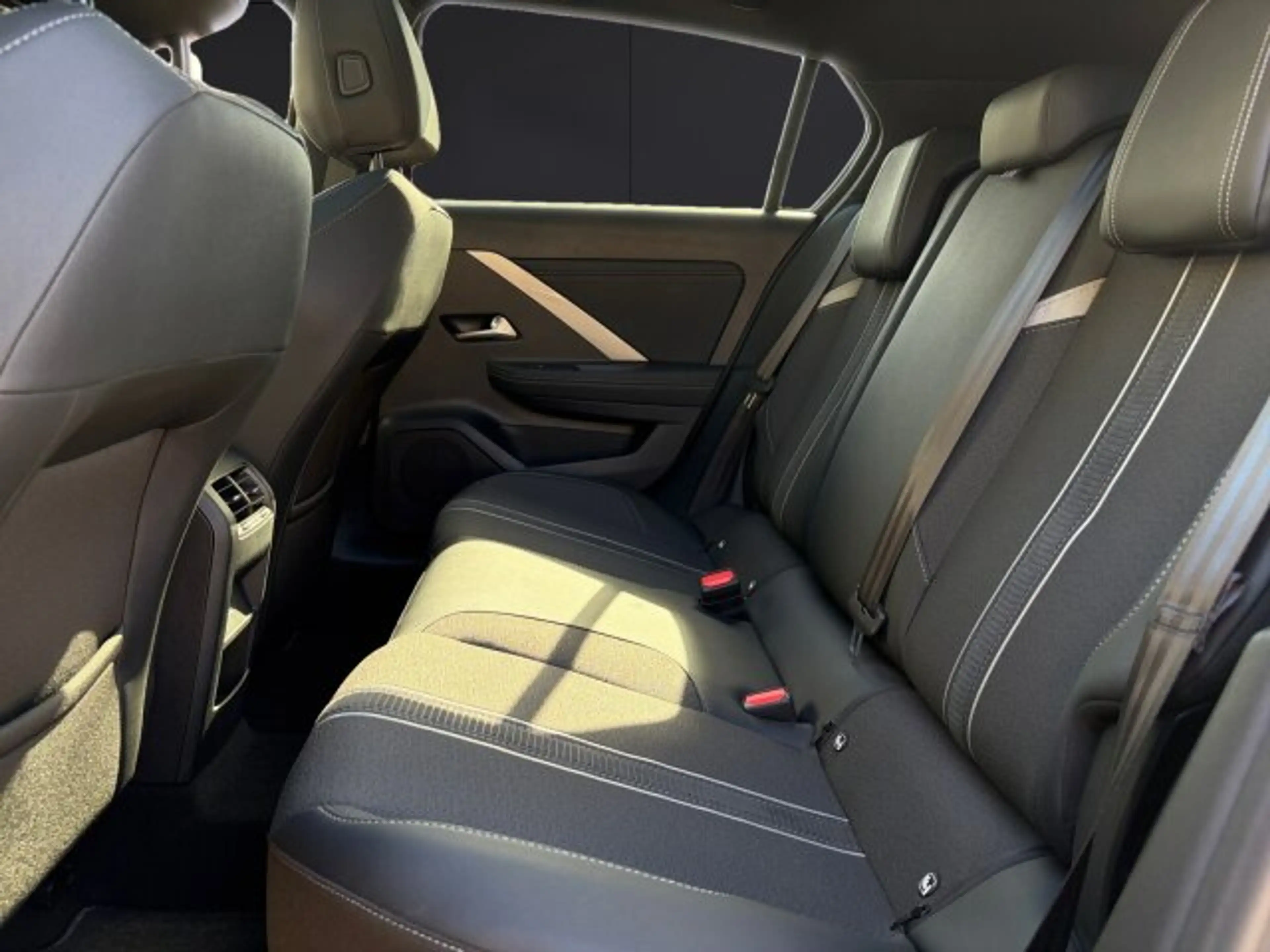 Opel Astra L 1.2 Turbo GS Automatik Klimaautomatik Sitzheizung (SIDE) GS Line — photo 14