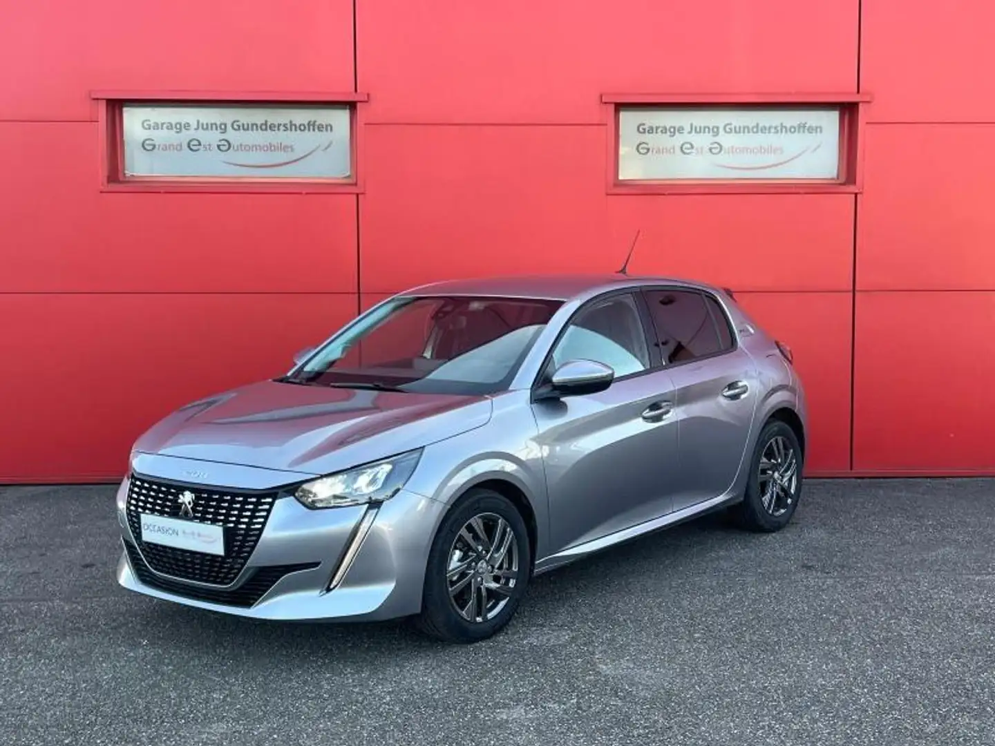 Peugeot e-208 1.2 Essence 75ch S\u0026S Style - 1