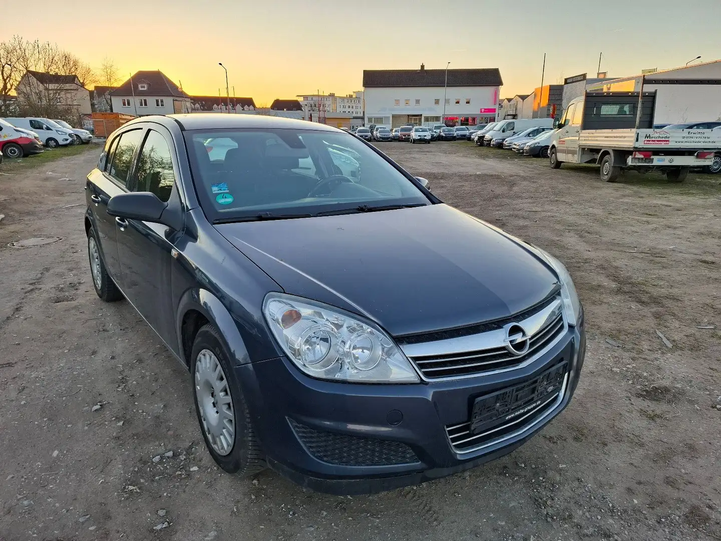 Opel Astra H Lim. Edition Grijs - 1