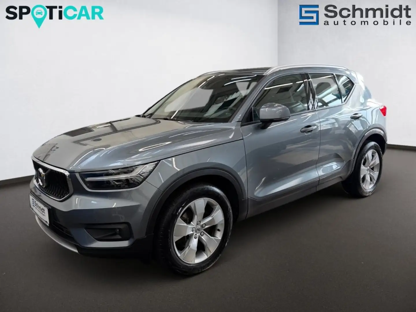 Volvo XC40 D4 Momentum AWD Geartronic Grau - 2