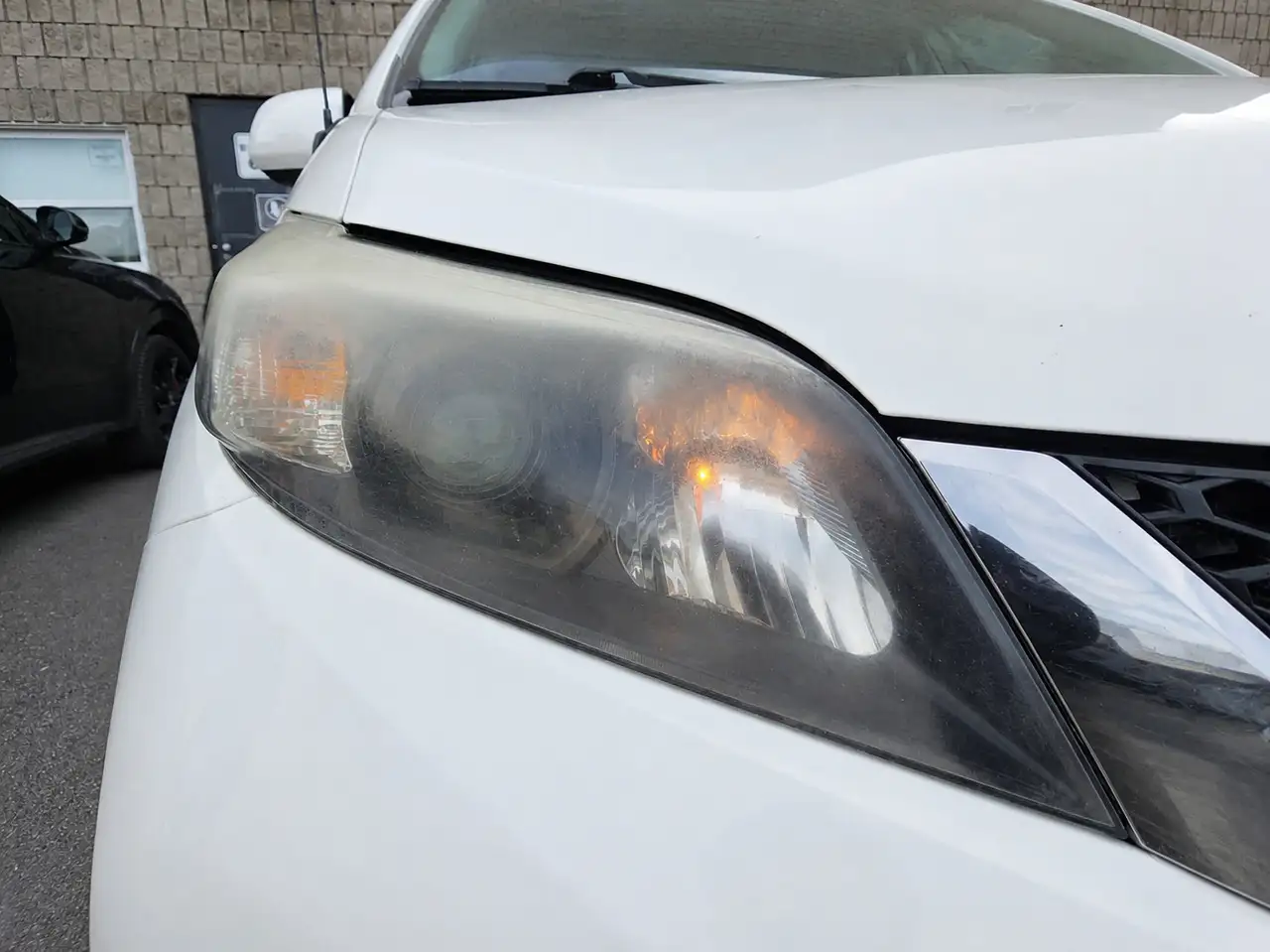 Toyota Sienna снимка Toyota Sienna