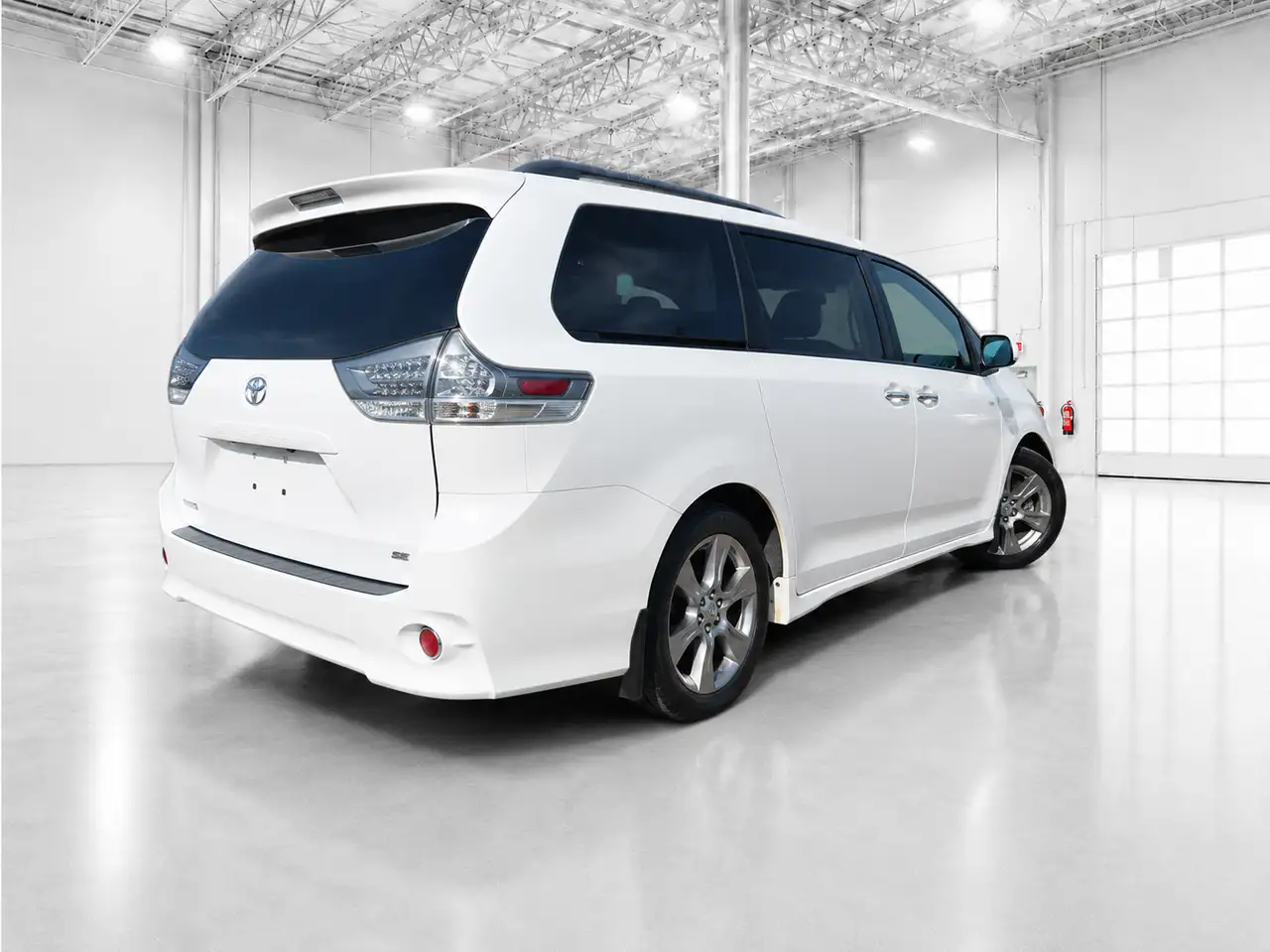 Toyota Sienna снимка Toyota Sienna