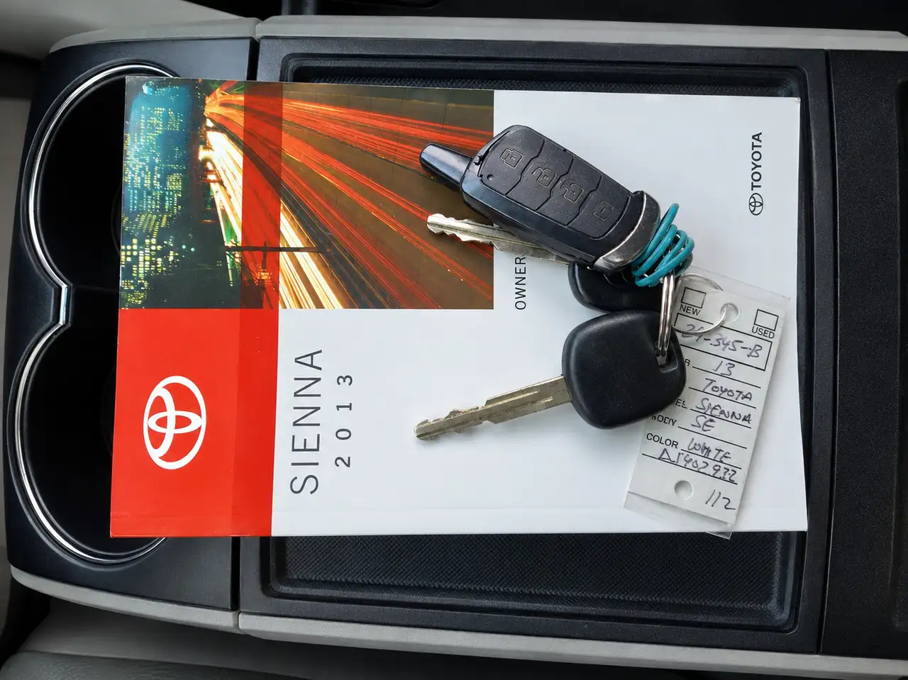 Toyota Sienna снимка Toyota Sienna