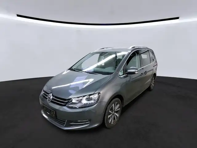 Volkswagen Sharan Highline *7-SITZER*XENON*KAMERA*AHK*App-Connect*