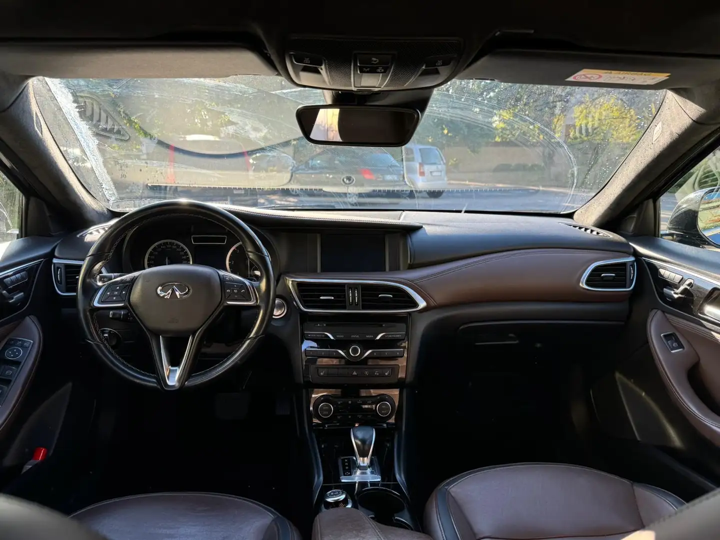 Infiniti QX30 2.2d Premium awd dct - 2