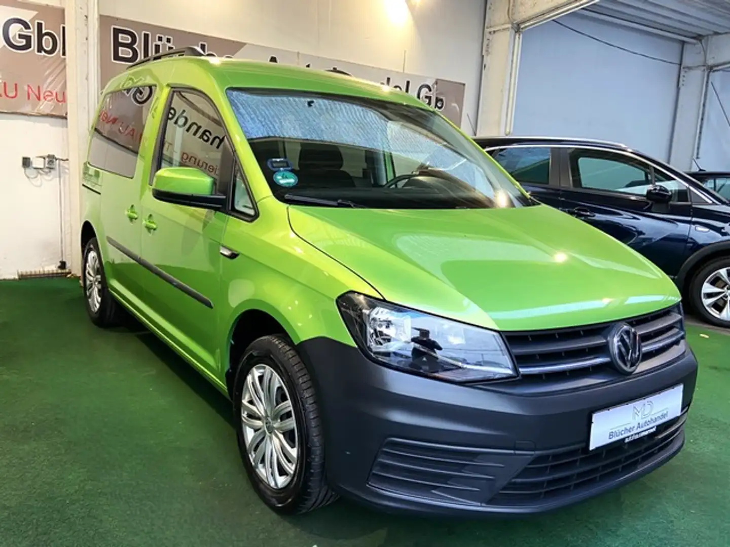 Volkswagen Caddy PKW Trendline BMT Behindertengerecht Grün - 2