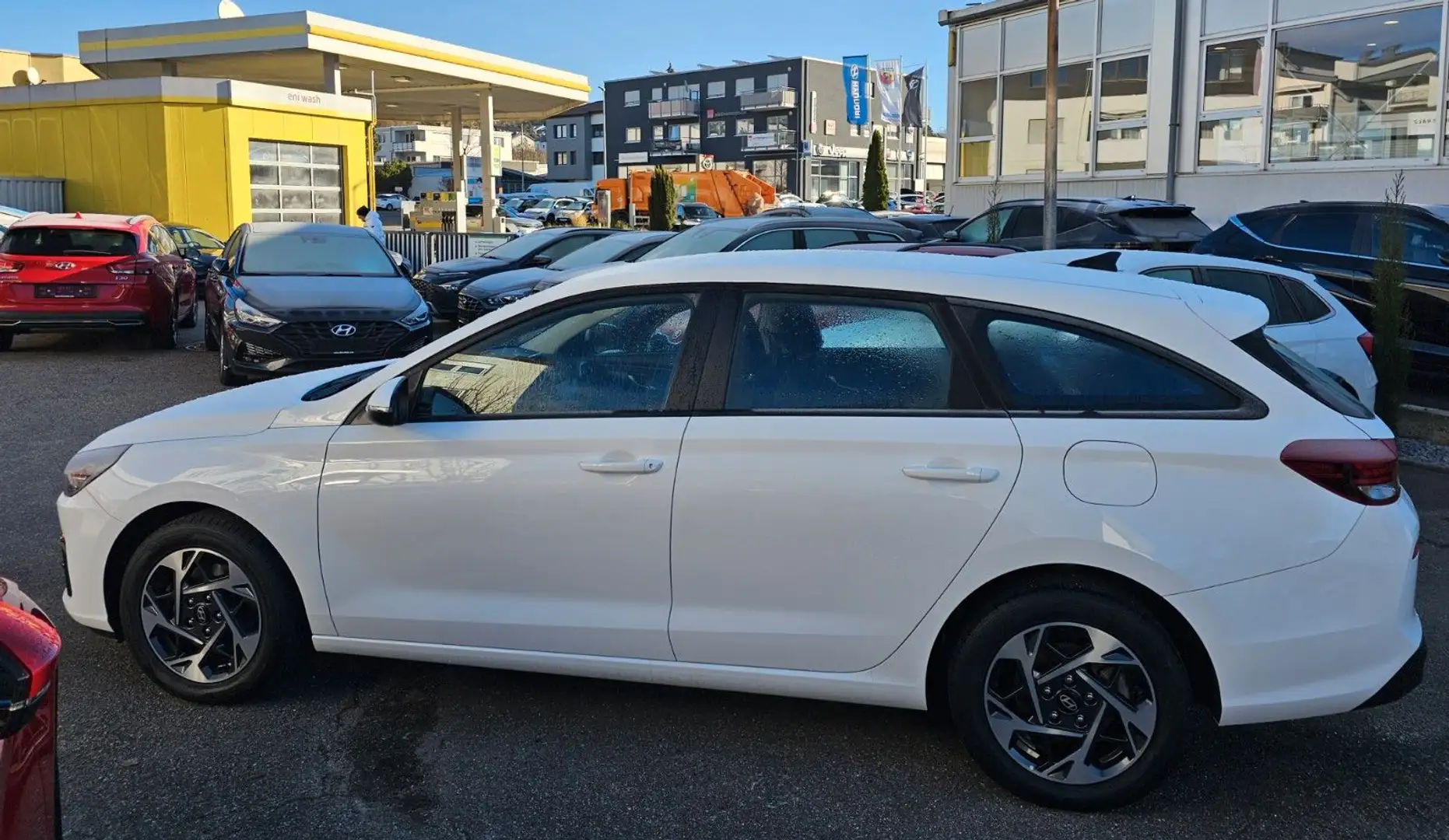 Hyundai i30 cw 1,0 T-GDI Family Blanc - 2