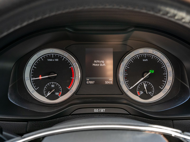 Skoda Karoq Style 1.5 TSI LED Navi ACC RFK AHK SHZ PDC — photo 15