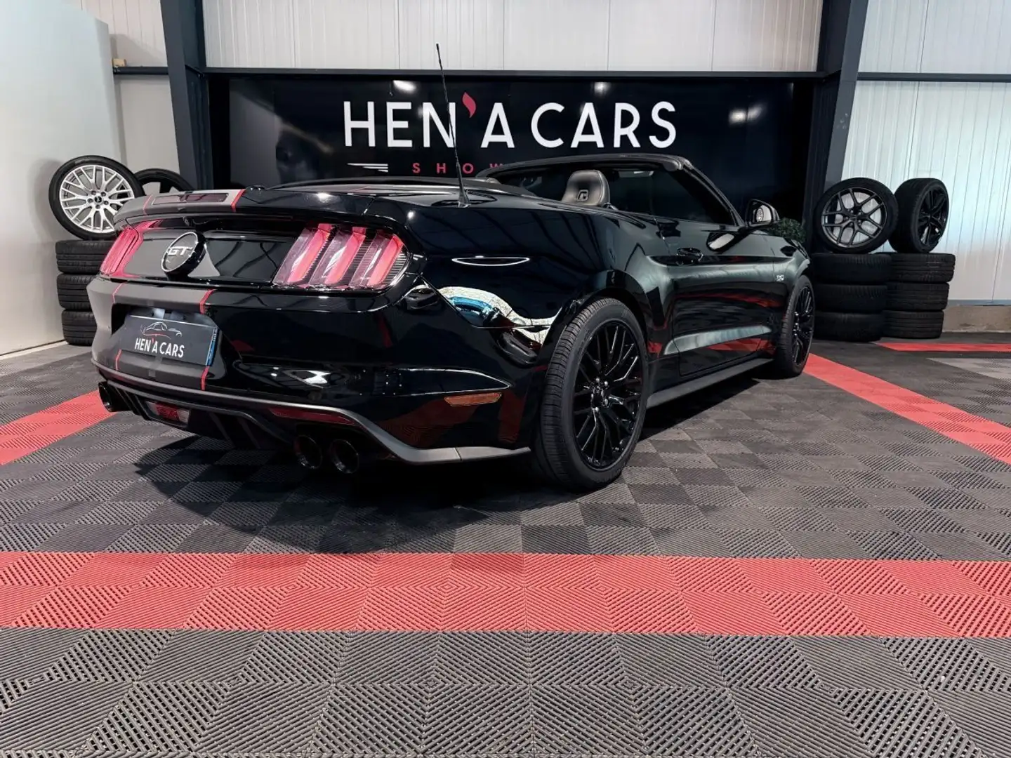 Ford Mustang (6) Convertible V8 BVM6 GT Schwarz - 2
