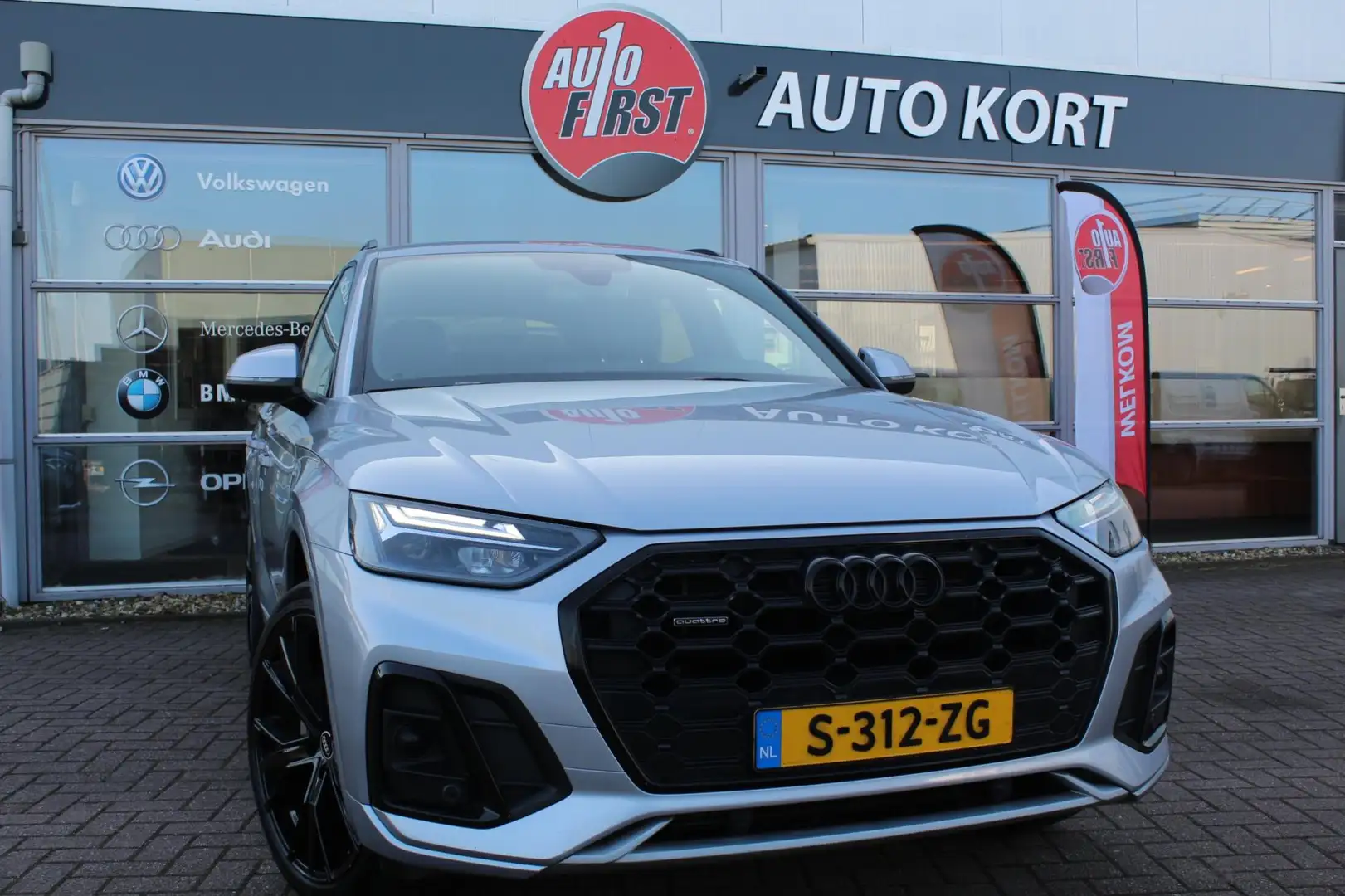 Audi Q5 55 TFSI e S edition Grijs - 2