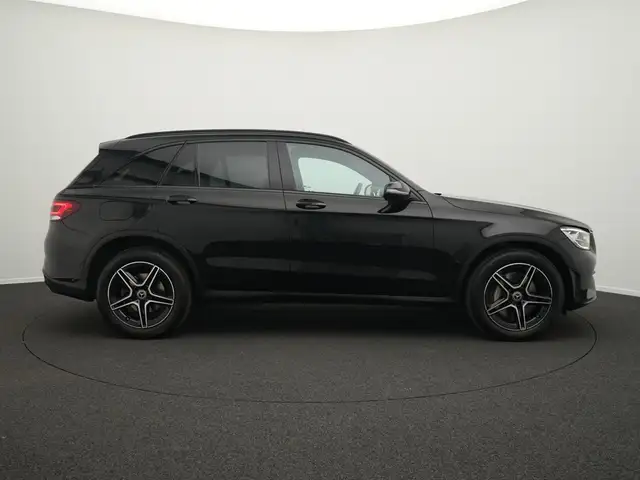 Mercedes-Benz GLC view 5