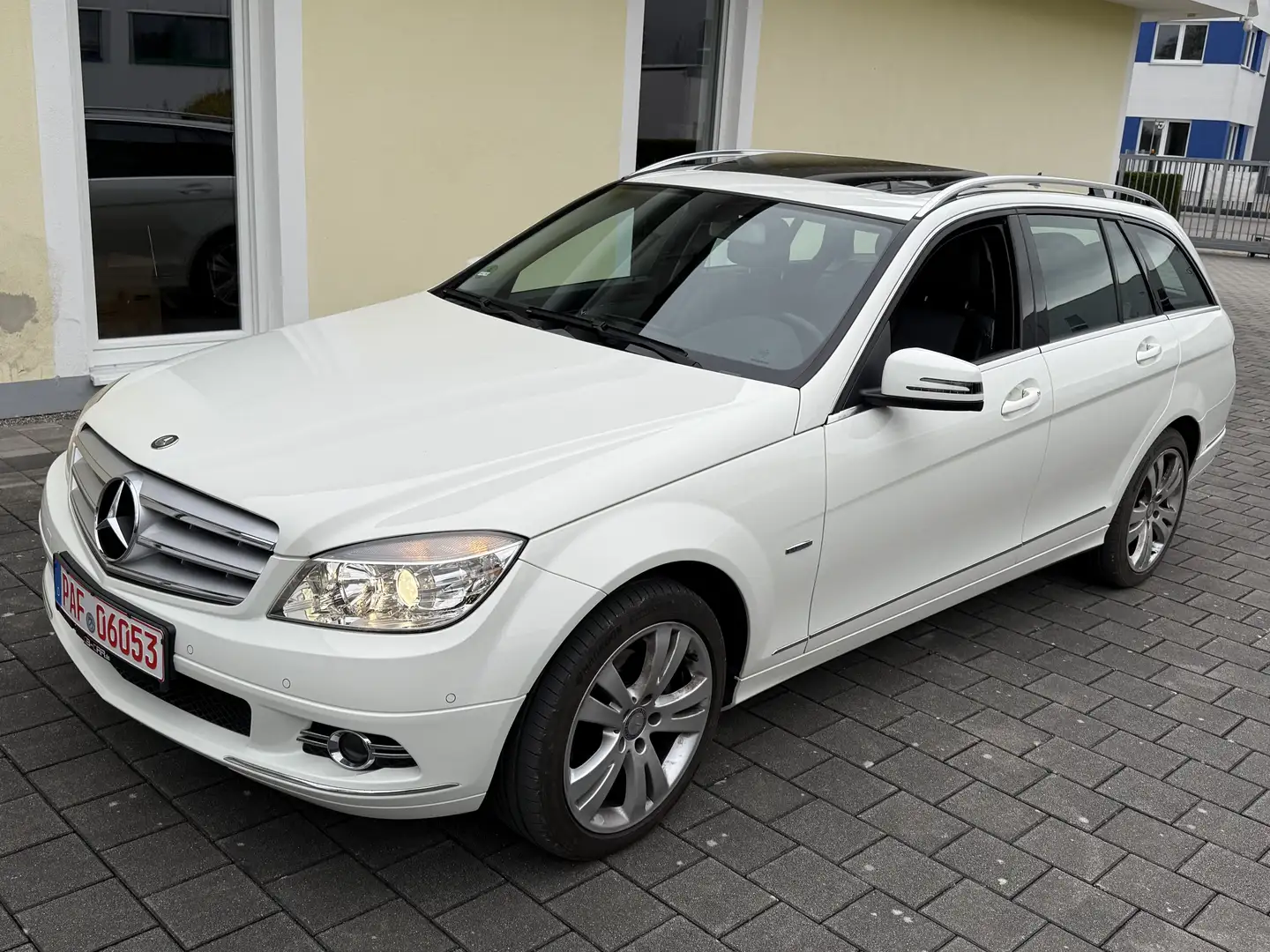 Mercedes-Benz C 180 T CGI Automatik Avantgarde Weiß - 2