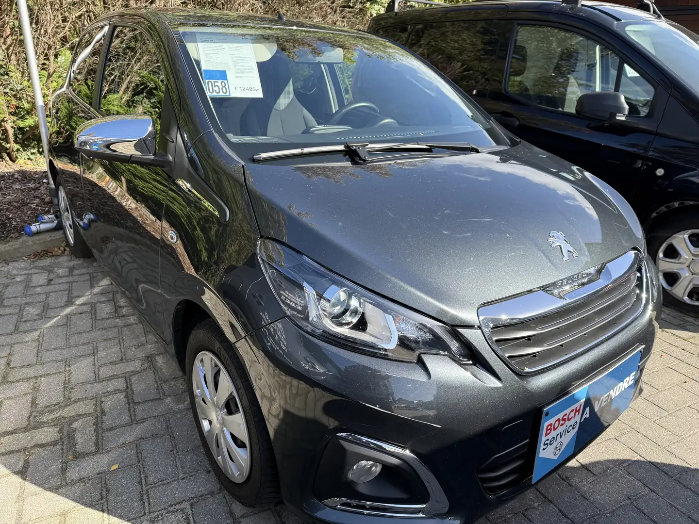 Peugeot 108 108 1.0 VTi AUTOMATIQUE Grau - 2