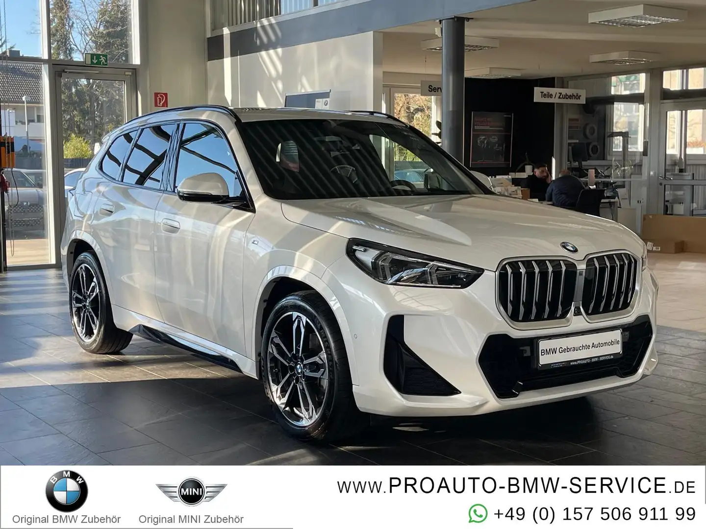 BMW X1 20d xDrive M Sport Pano/HUD/19"/360/ Wit - 1
