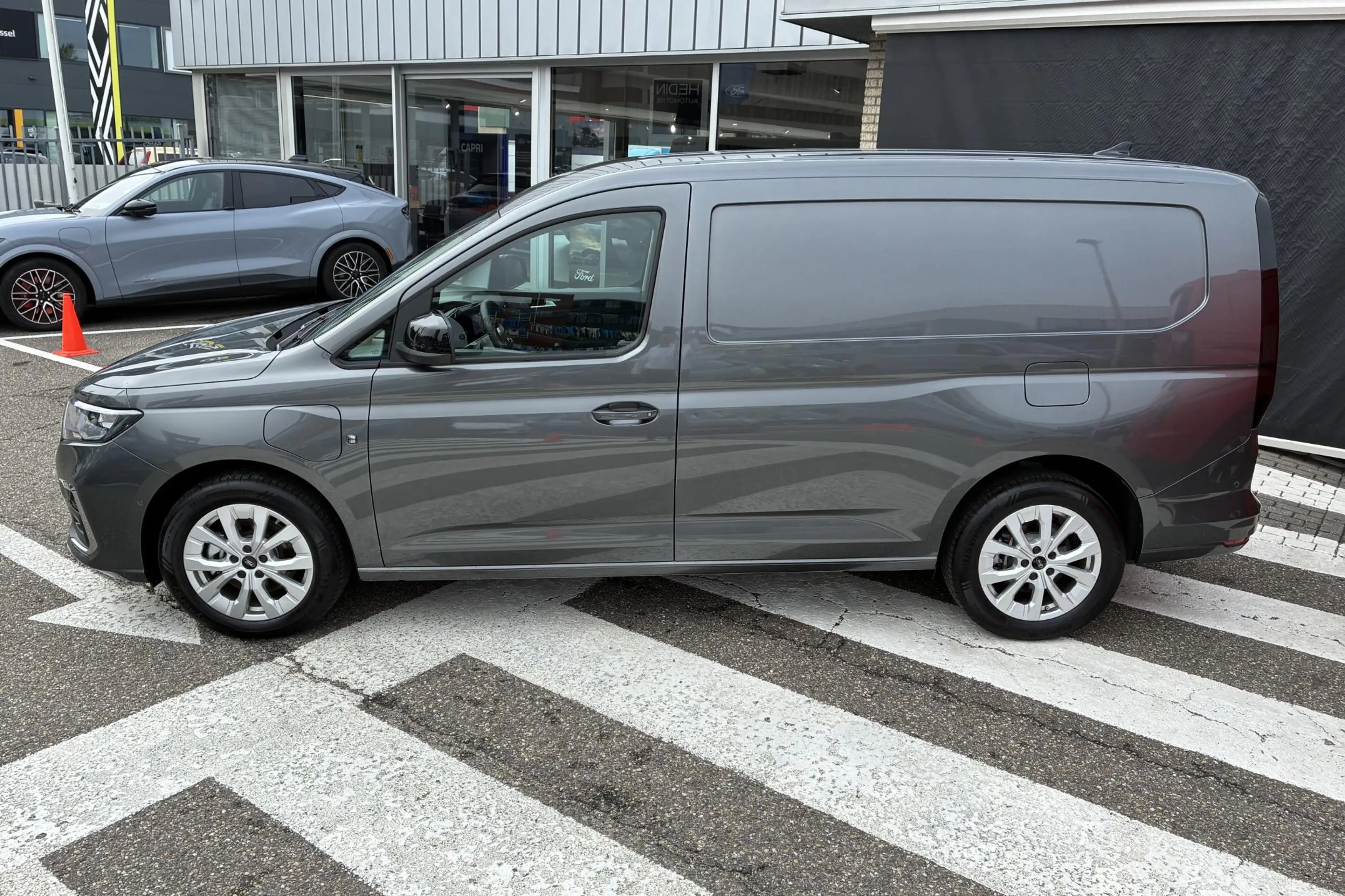 Ford Transit Connect 1.5 EcoBoost PHEV L2 Limited | Trekhaak | Carplay — photo 7