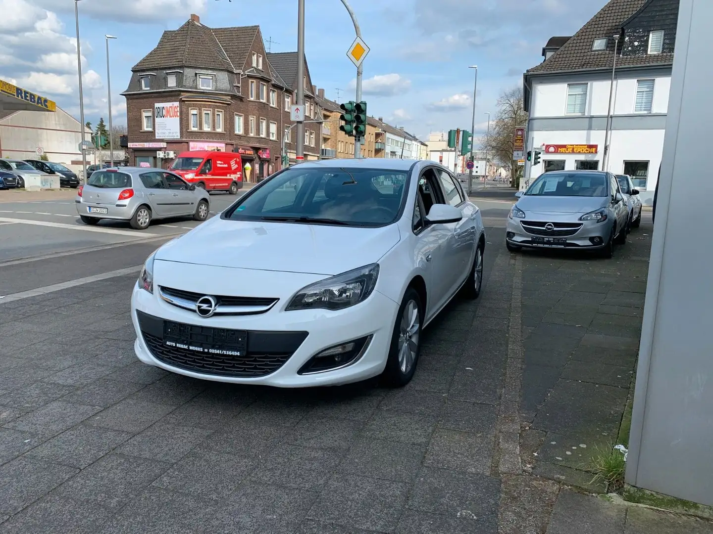 Opel Astra J Lim. 5-trg. Fun 1,4 * 95.000 KM * Weiß - 2