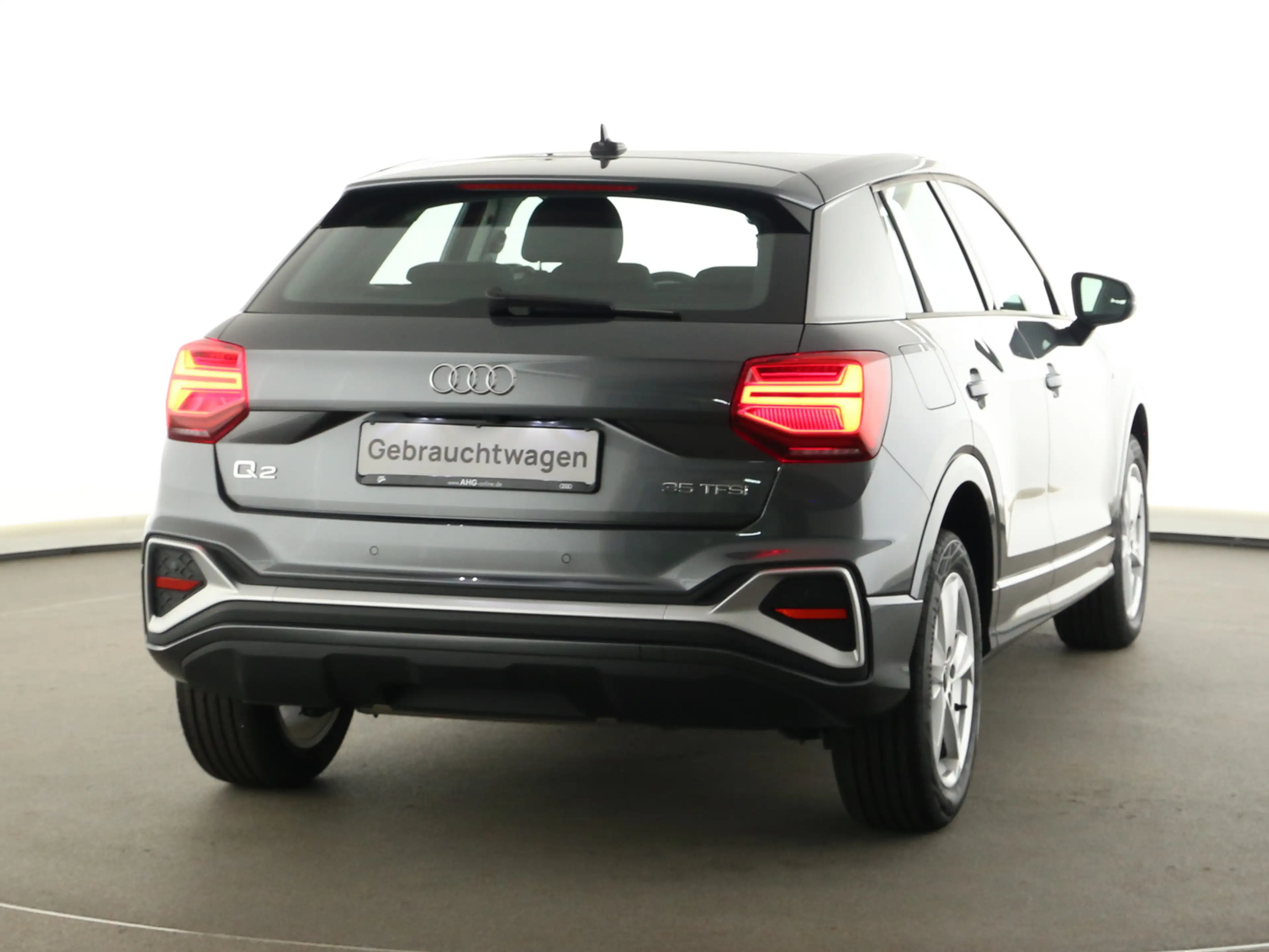 Audi Q2 1.5 TFSI S tronic S line — photo 6