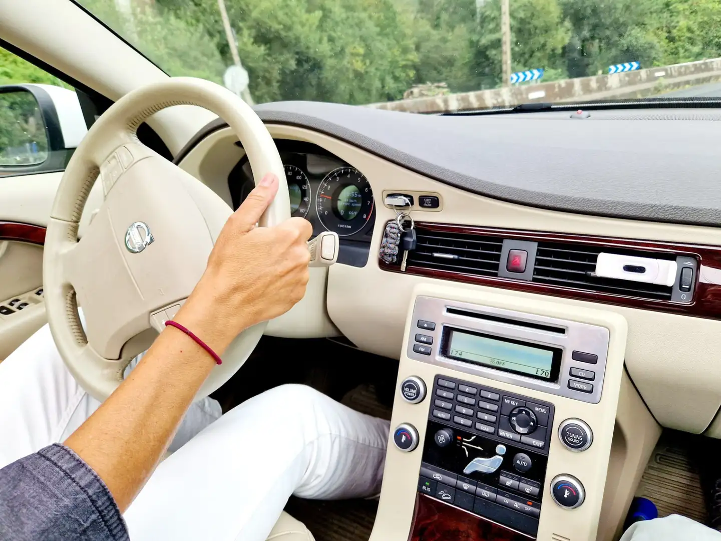 Volvo XC70 3.2 Momentum Aut. - 1