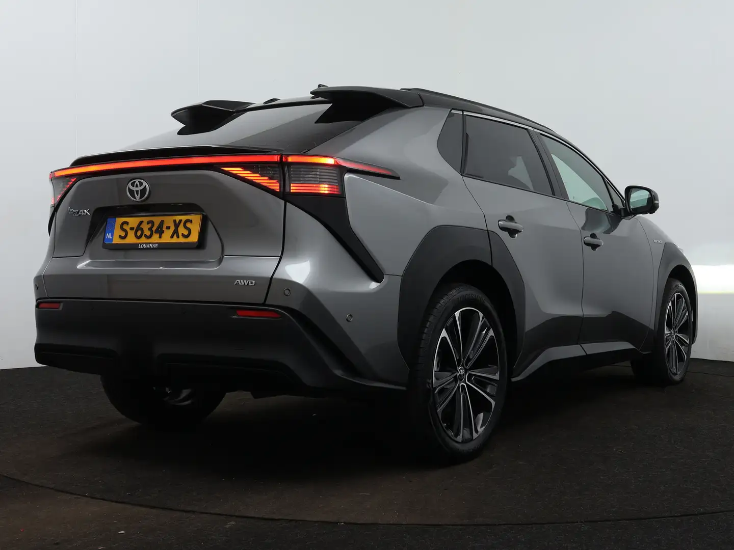 Toyota bZ4X Premium 4WD 71 kWh | JBL | Panoramadak | Rondomzic Gris - 2