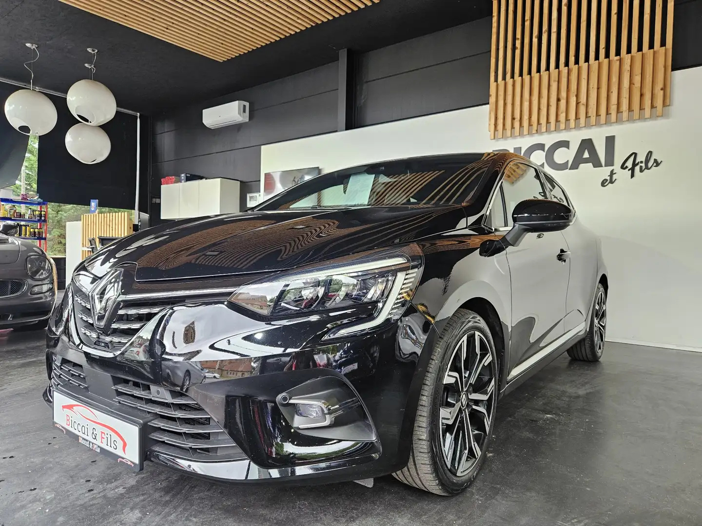Renault Clio 1.0 TCe Evolution X-Tronic GPF Noir - 1