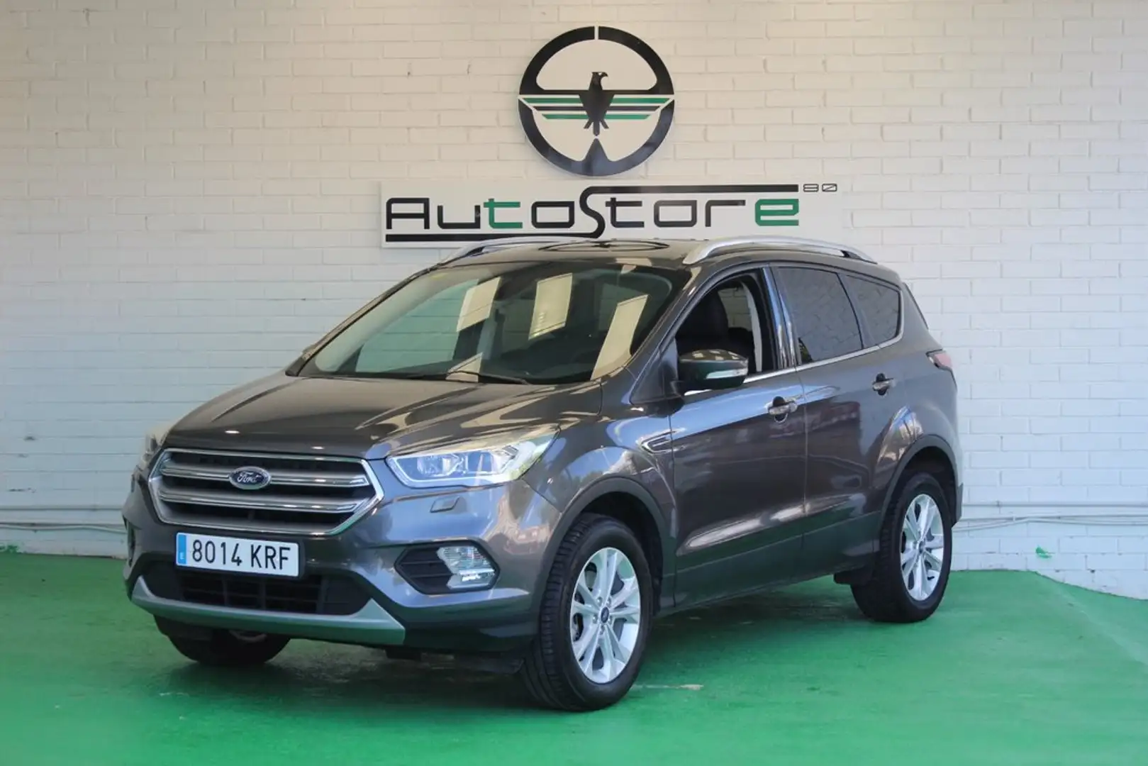 Ford Kuga 1.5 EcoBoost 110kW 4x2 Titanium Grijs - 1