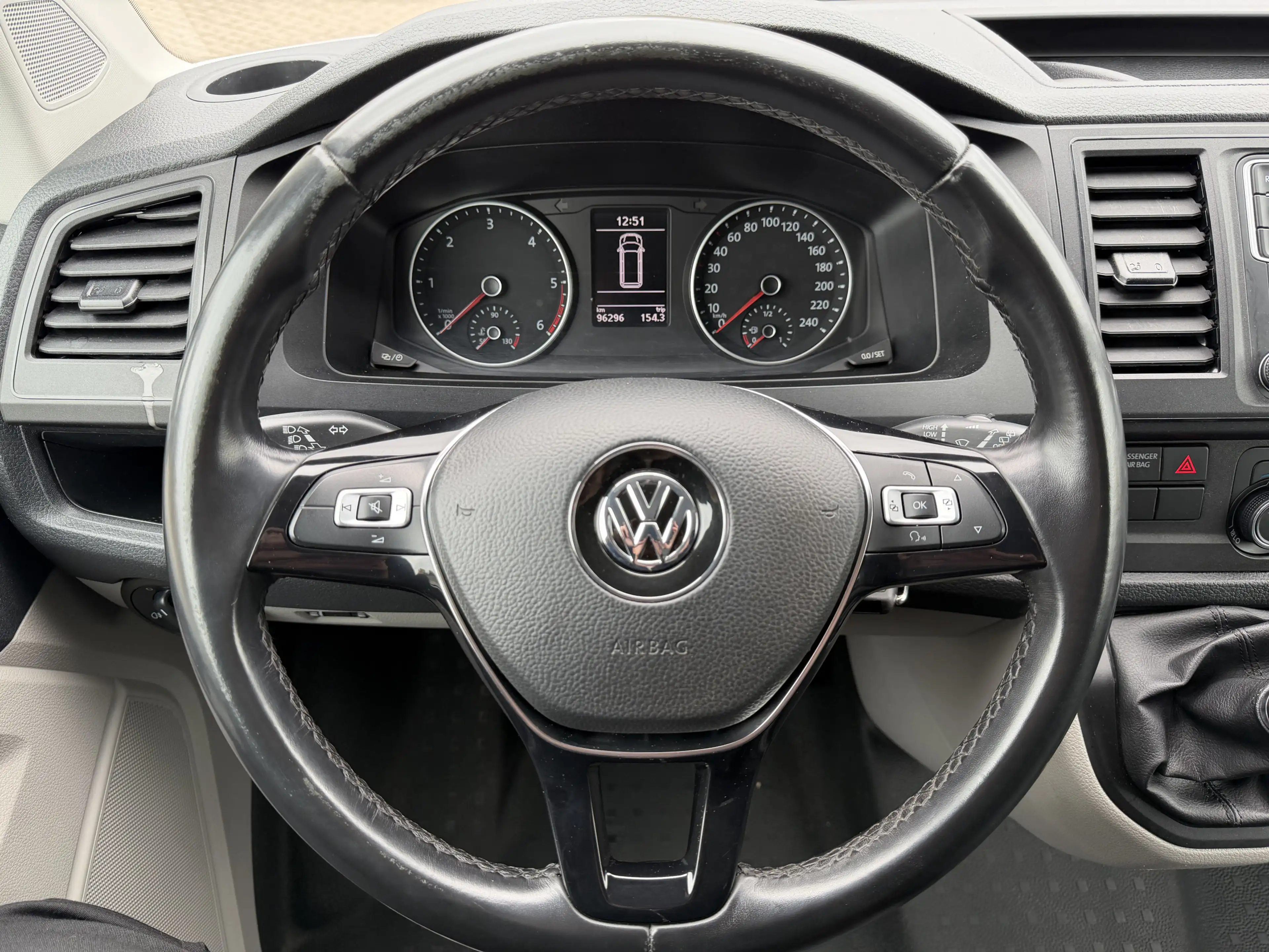 Volkswagen T6 Transporter 2.0 TDI Kasten FWD Klima MFL SHZ — photo 7
