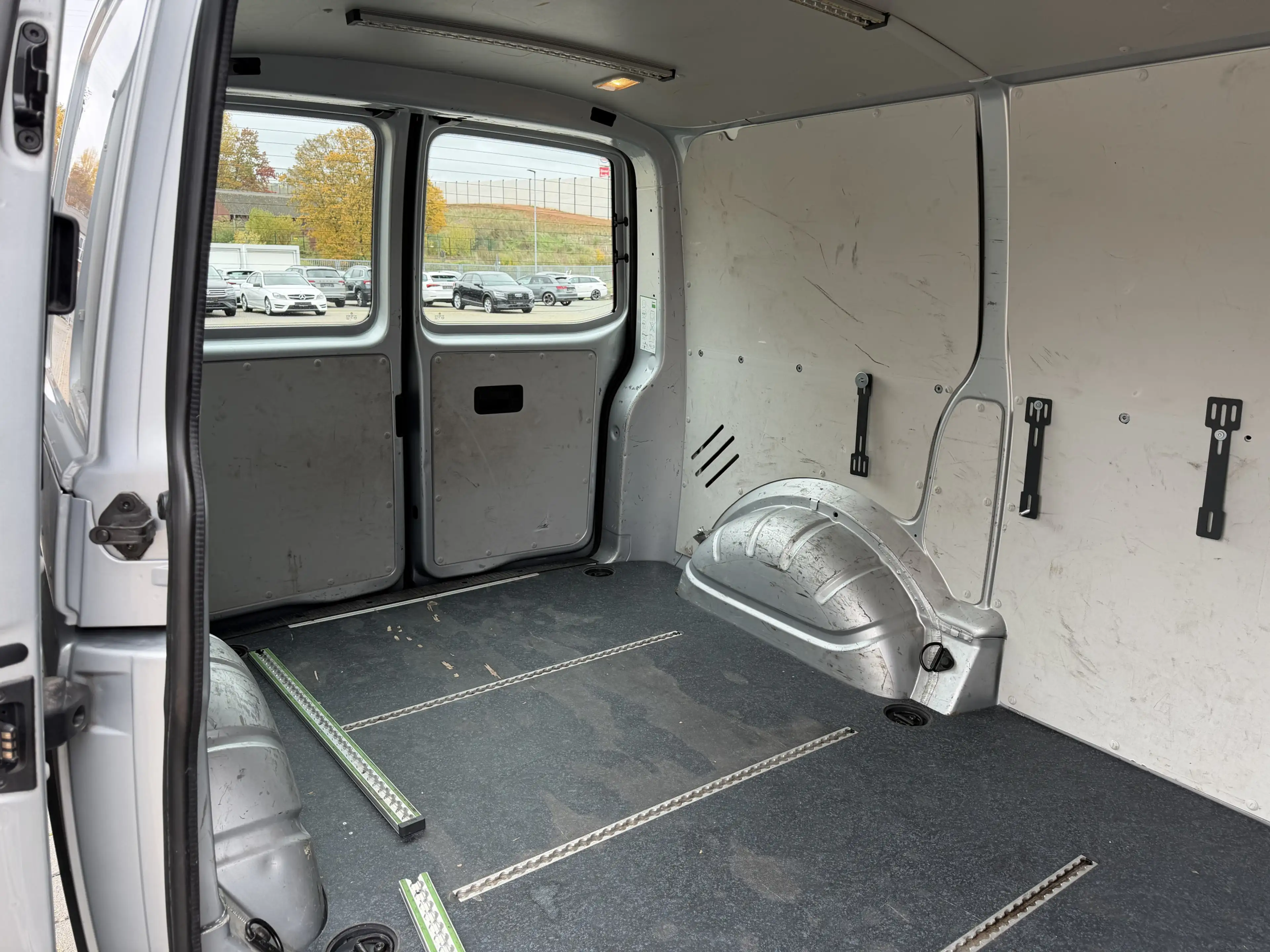 Volkswagen T6 Transporter 2.0 TDI Kasten FWD Klima MFL SHZ — photo 11