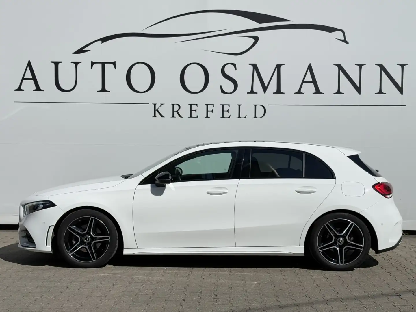 Mercedes-Benz A 200 7G-DCT AMG Line | Pano | Night | Keyless White - 2