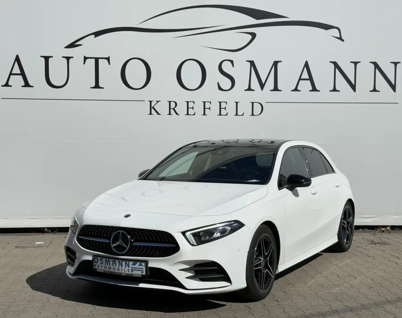 Mercedes-Benz A 200 7G-DCT AMG Line | Pano | Night | Keyless White - 1