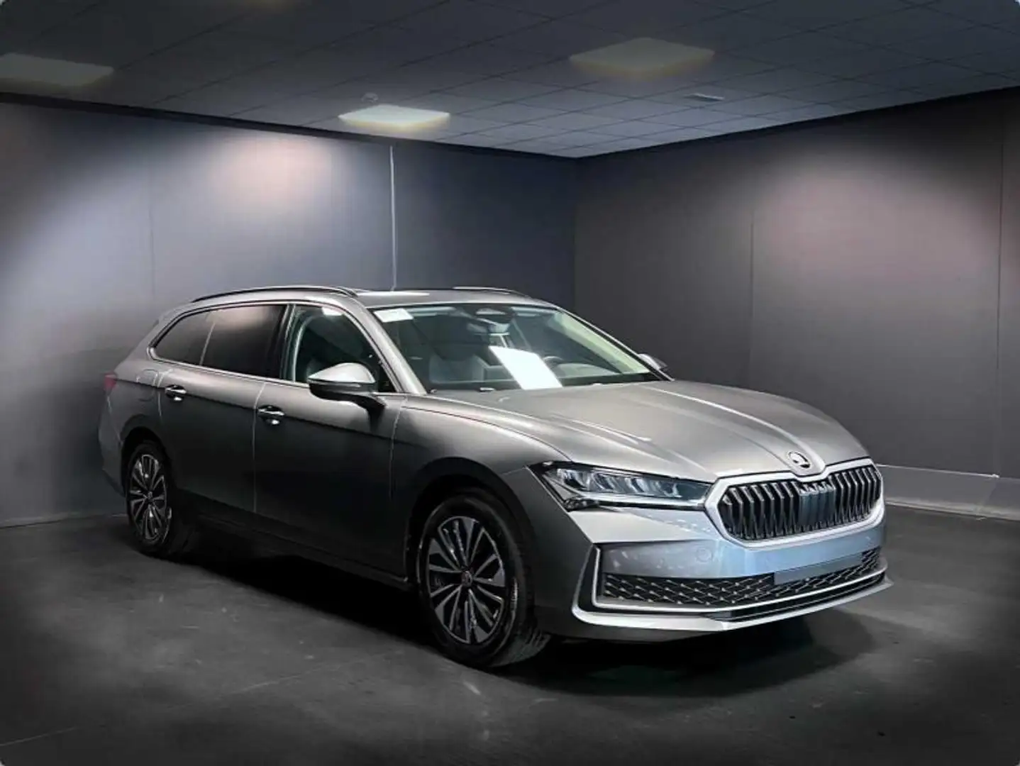 Skoda Superb 1.5 TSI Hybrid DSG Wagon Selection #TETTO Grijs - 1