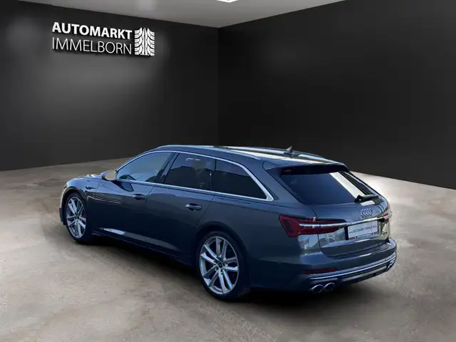 Audi S6 view 5