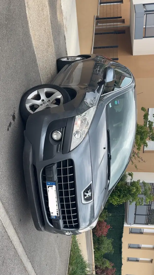 Peugeot 3008 - 1