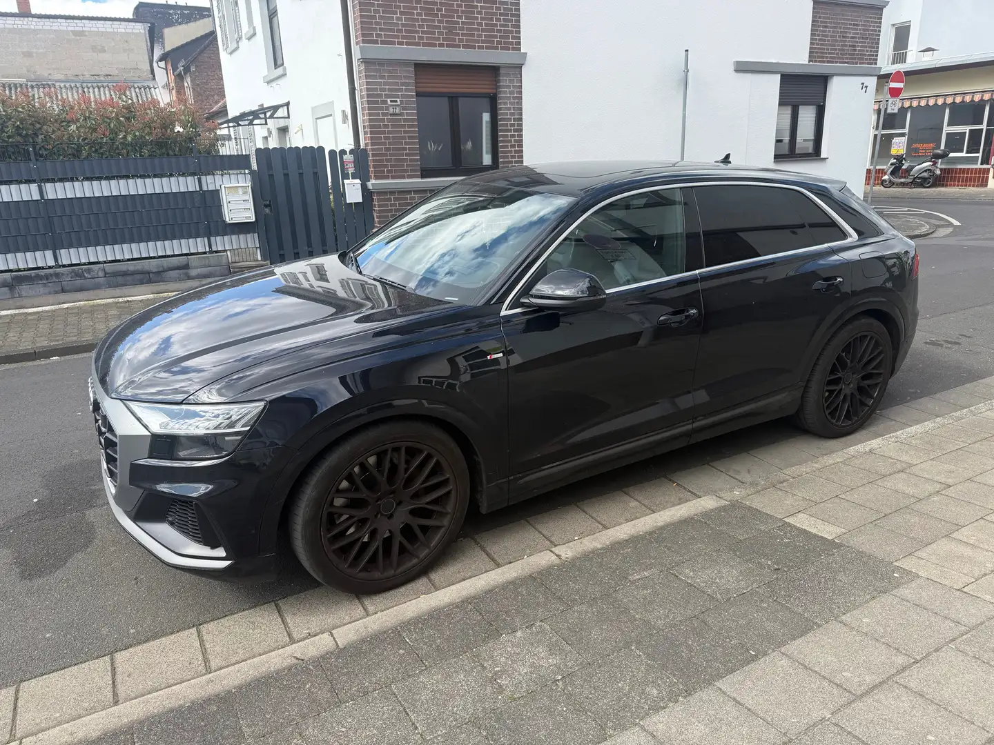 Audi Q8 Q8 55 TFSIe quattro tiptronic Schwarz - 2