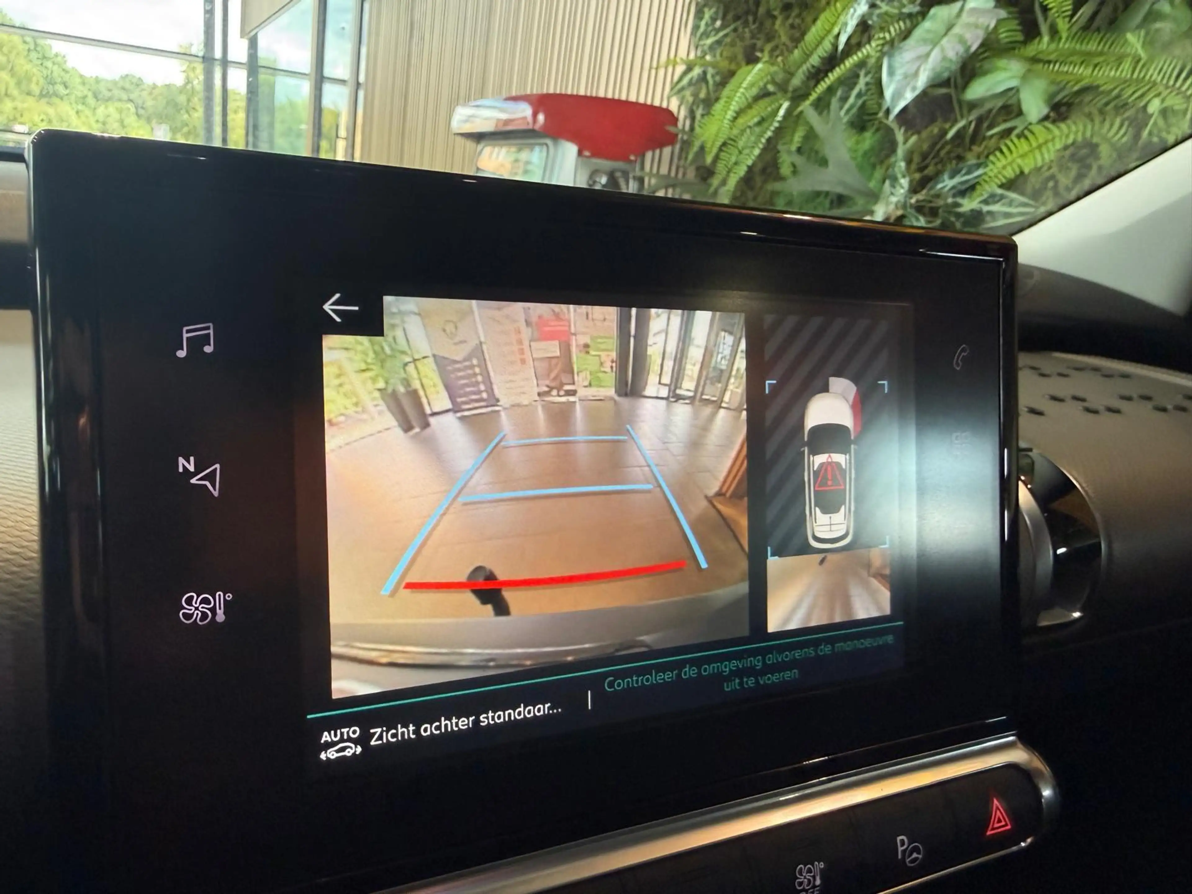 Citroen C4 Cactus 1.2 PureTech Shine Keyless camera trekhaak — photo 23