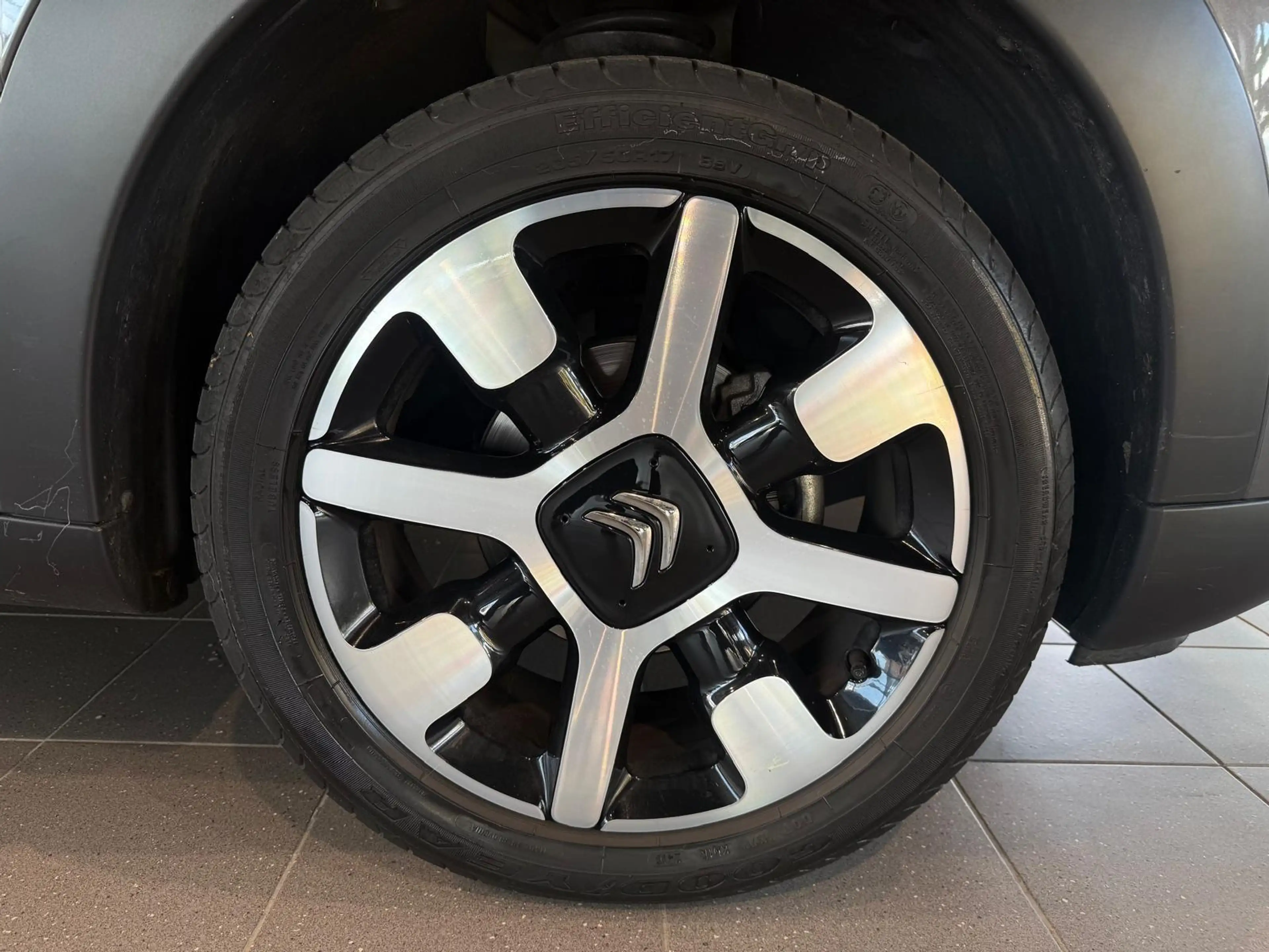 Citroen C4 Cactus 1.2 PureTech Shine Keyless camera trekhaak — photo 33