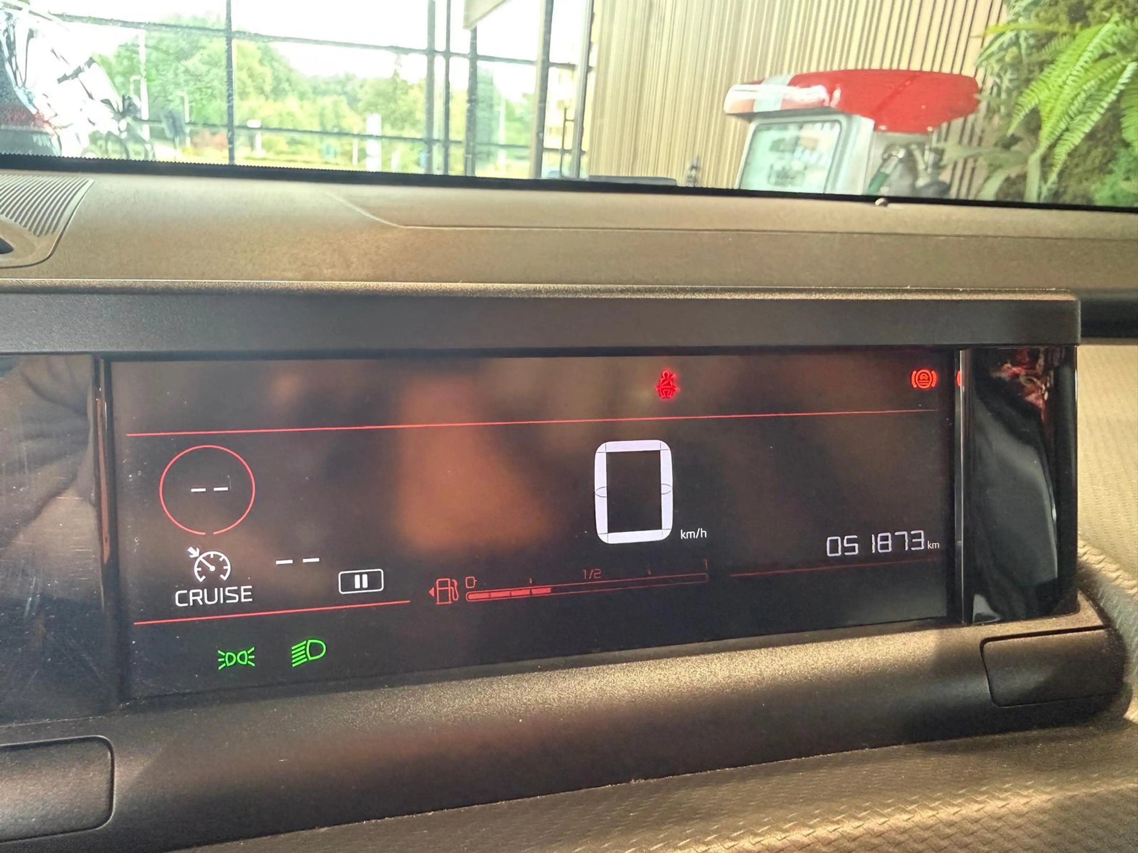 Citroen C4 Cactus 1.2 PureTech Shine Keyless camera trekhaak — photo 17