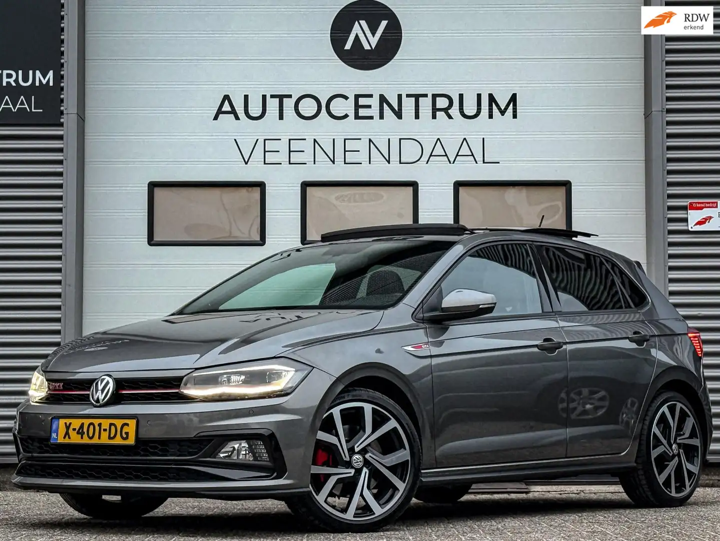 Volkswagen Polo GTI 2.0 TSI 200 PK DSG PANO/KEYLESS/BEATS/CAMERA/BLIND Grau - 1