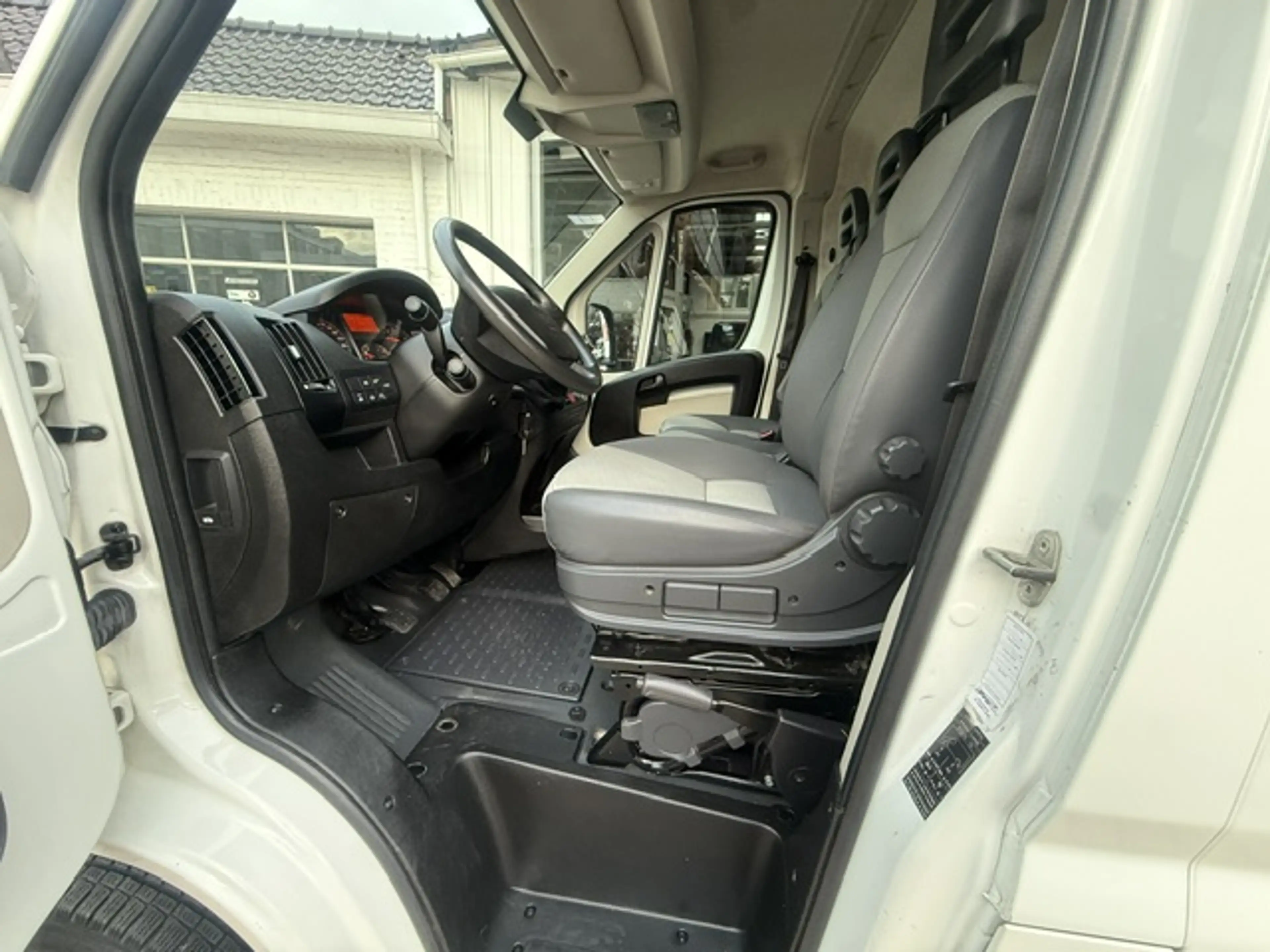 Peugeot Boxer L1H1,GPS, airco, caméra, régulateur vitesse, euro 6 — photo 4
