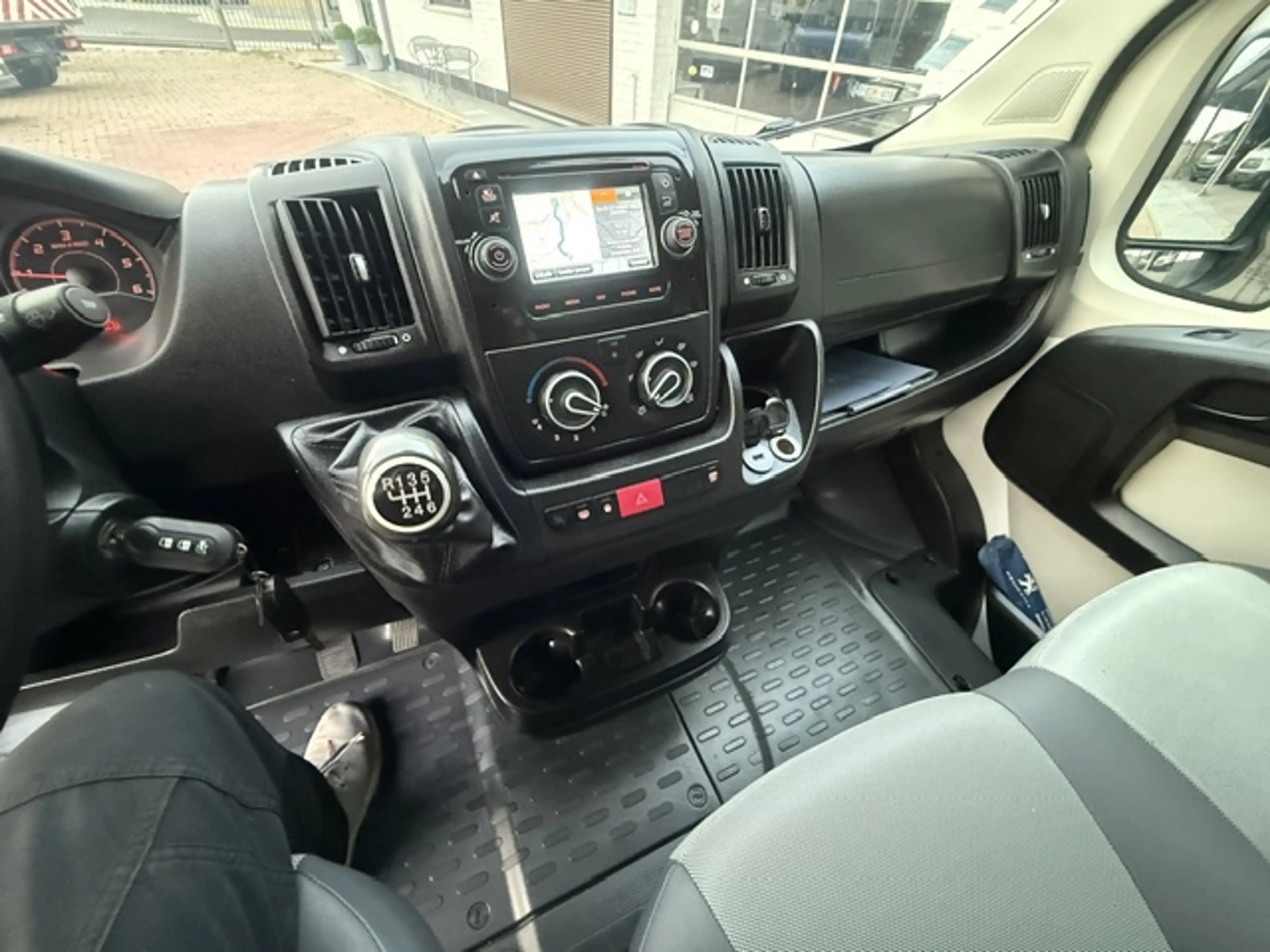Peugeot Boxer L1H1,GPS, airco, caméra, régulateur vitesse, euro 6 — photo 11