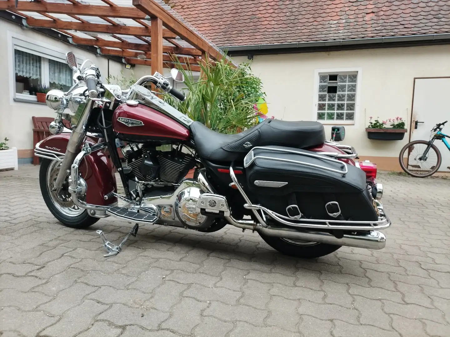 Harley-Davidson Road King Červená - 2