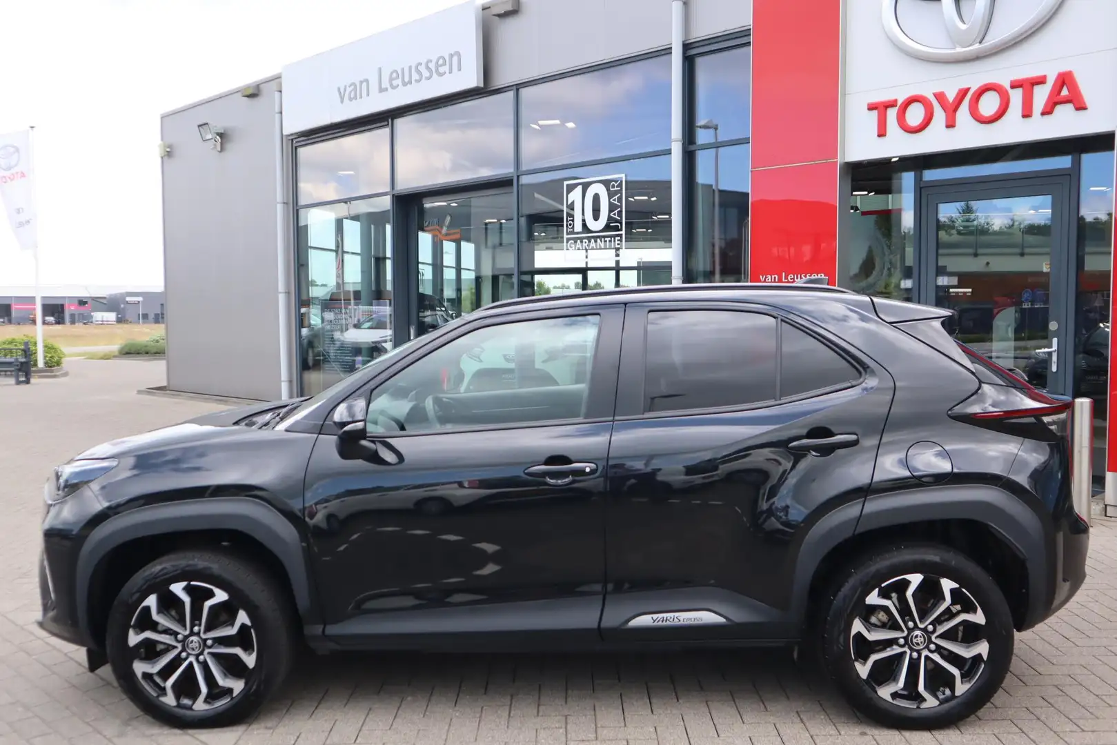 Toyota Yaris Cross 1.5 HYBRID STYLE APPLE/ANDROID PANODAK EL-ACHTERKL Nero - 2