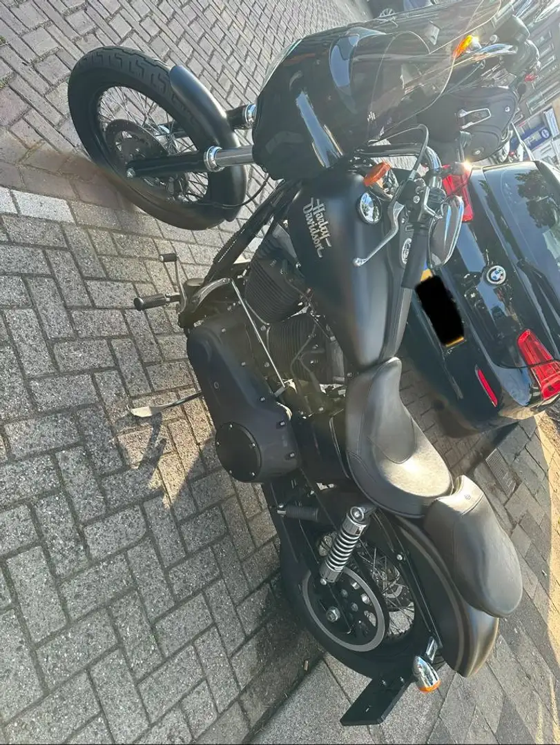 Harley-Davidson Street Bob Dyna Zwart - 1