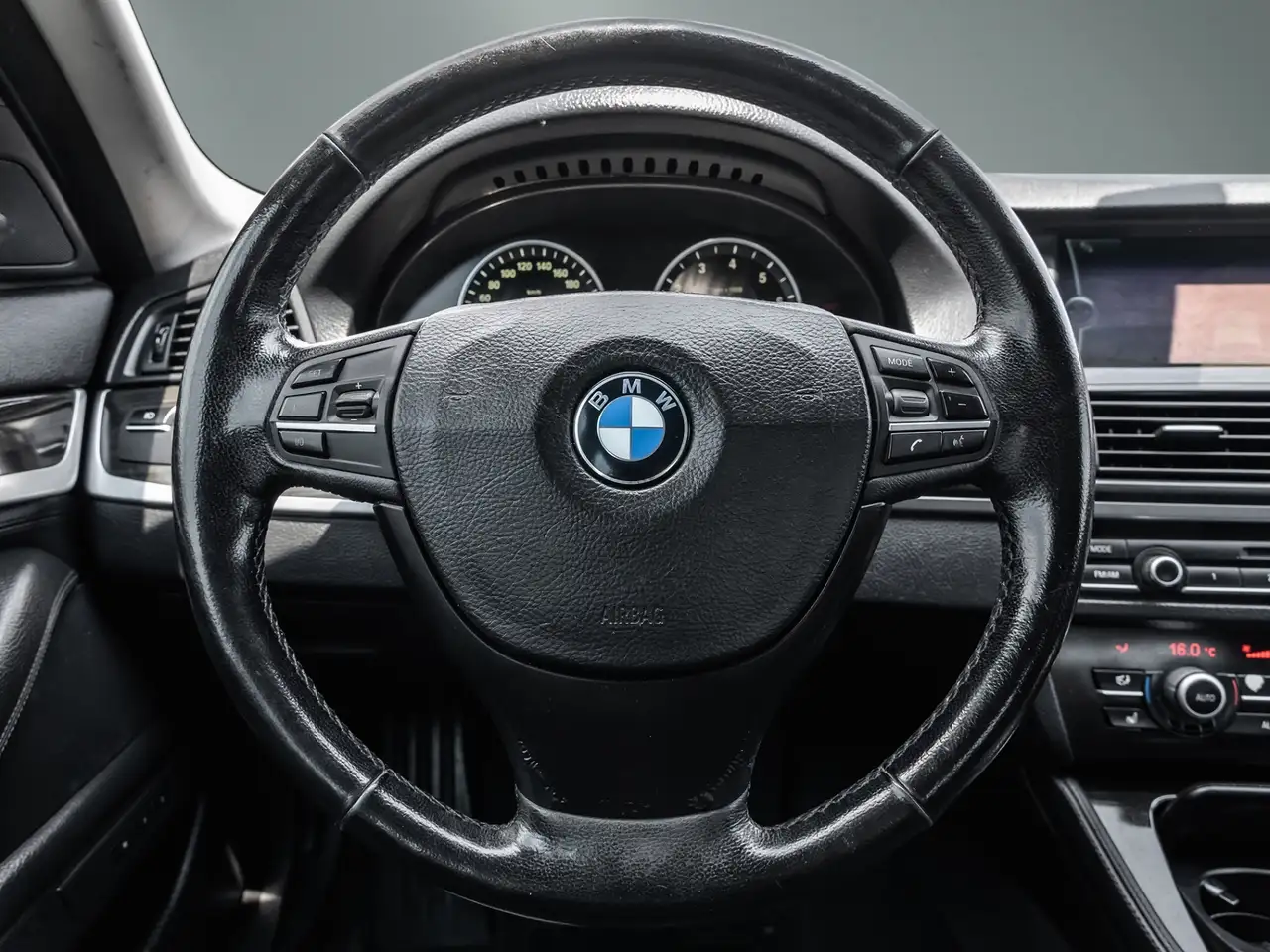 BMW 5 Series fotografie BMW 5 Series