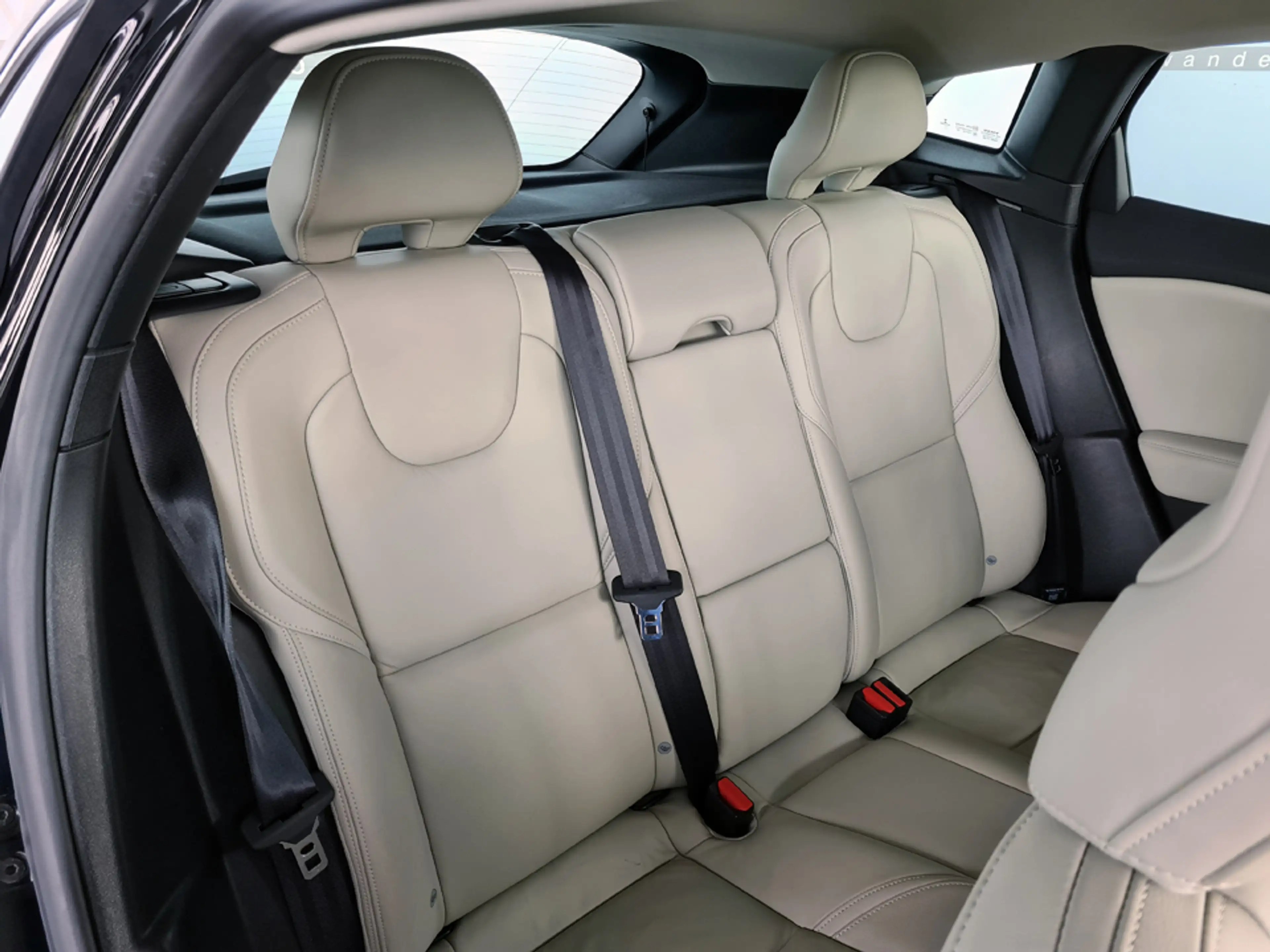 Volvo V40 1.6 T4 Momentum 180pk /Stoelverwarming/Bluetooth/p — photo 32