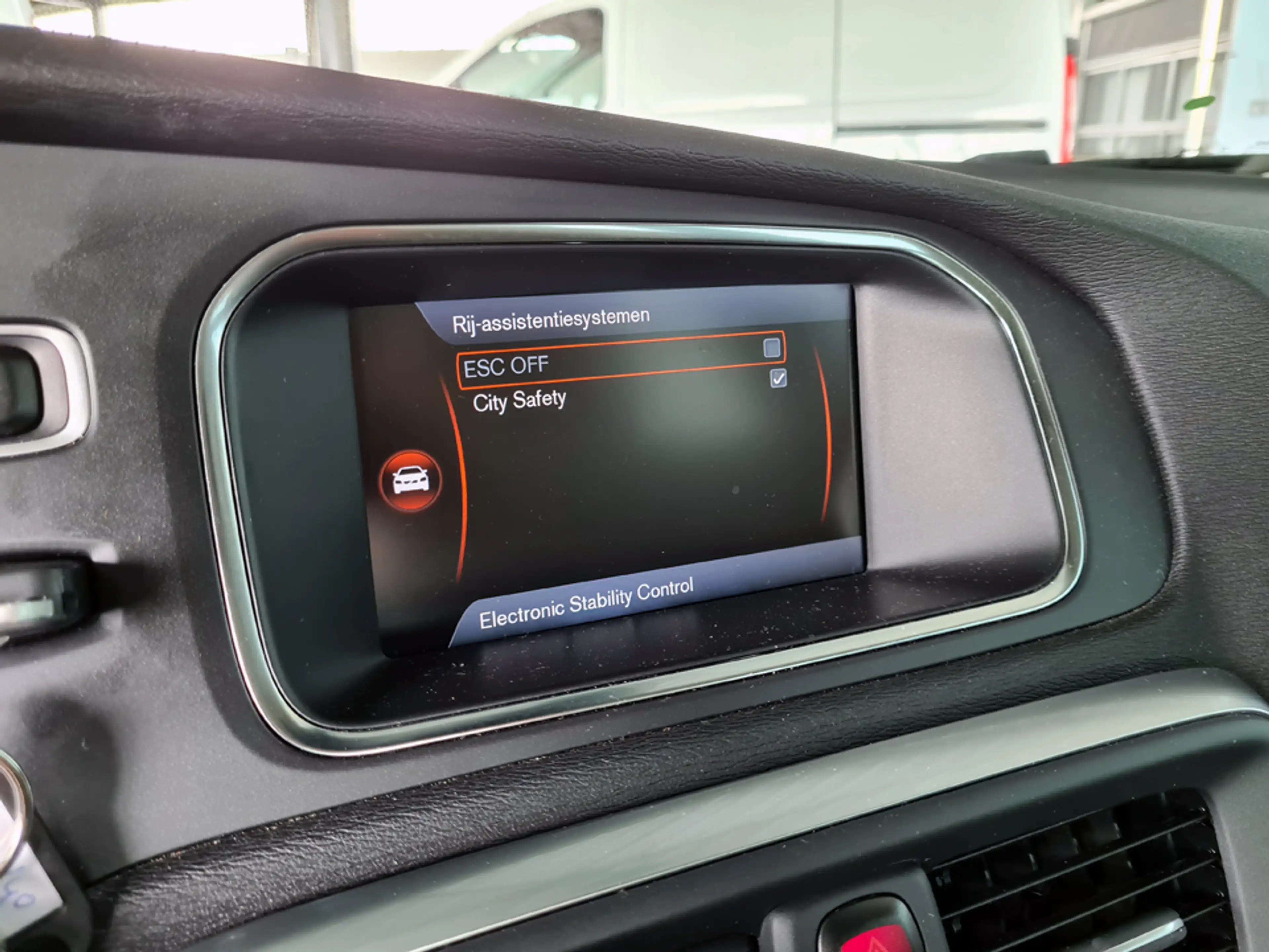 Volvo V40 1.6 T4 Momentum 180pk /Stoelverwarming/Bluetooth/p — photo 21