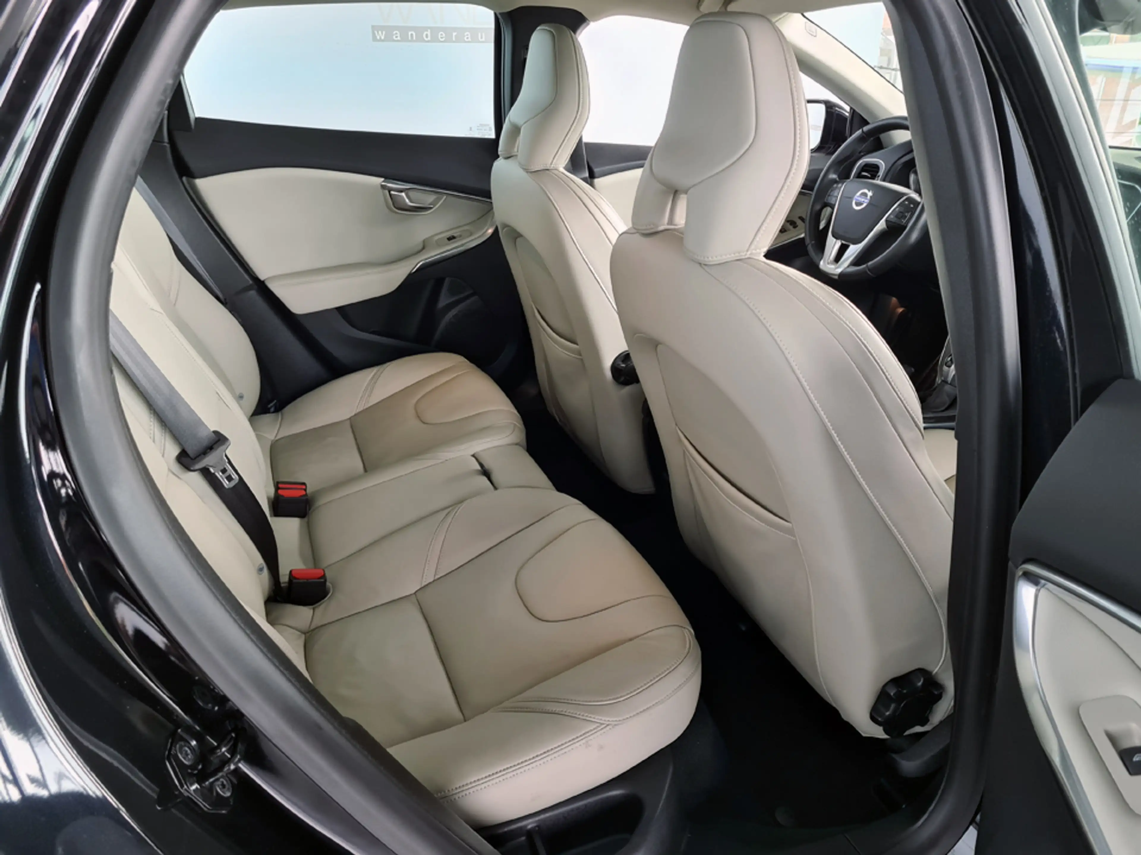 Volvo V40 1.6 T4 Momentum 180pk /Stoelverwarming/Bluetooth/p — photo 33