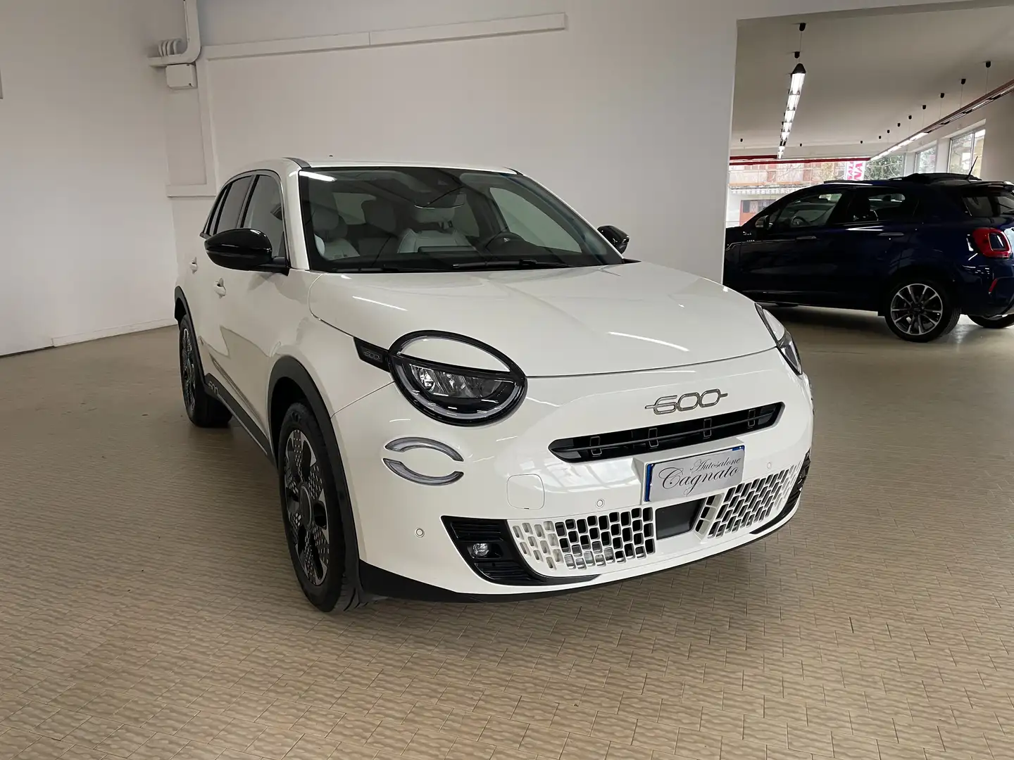 Fiat 600 1.2 hybrid La Prima II 110cv auto Cerchi 18 Pelle Bianco - 2