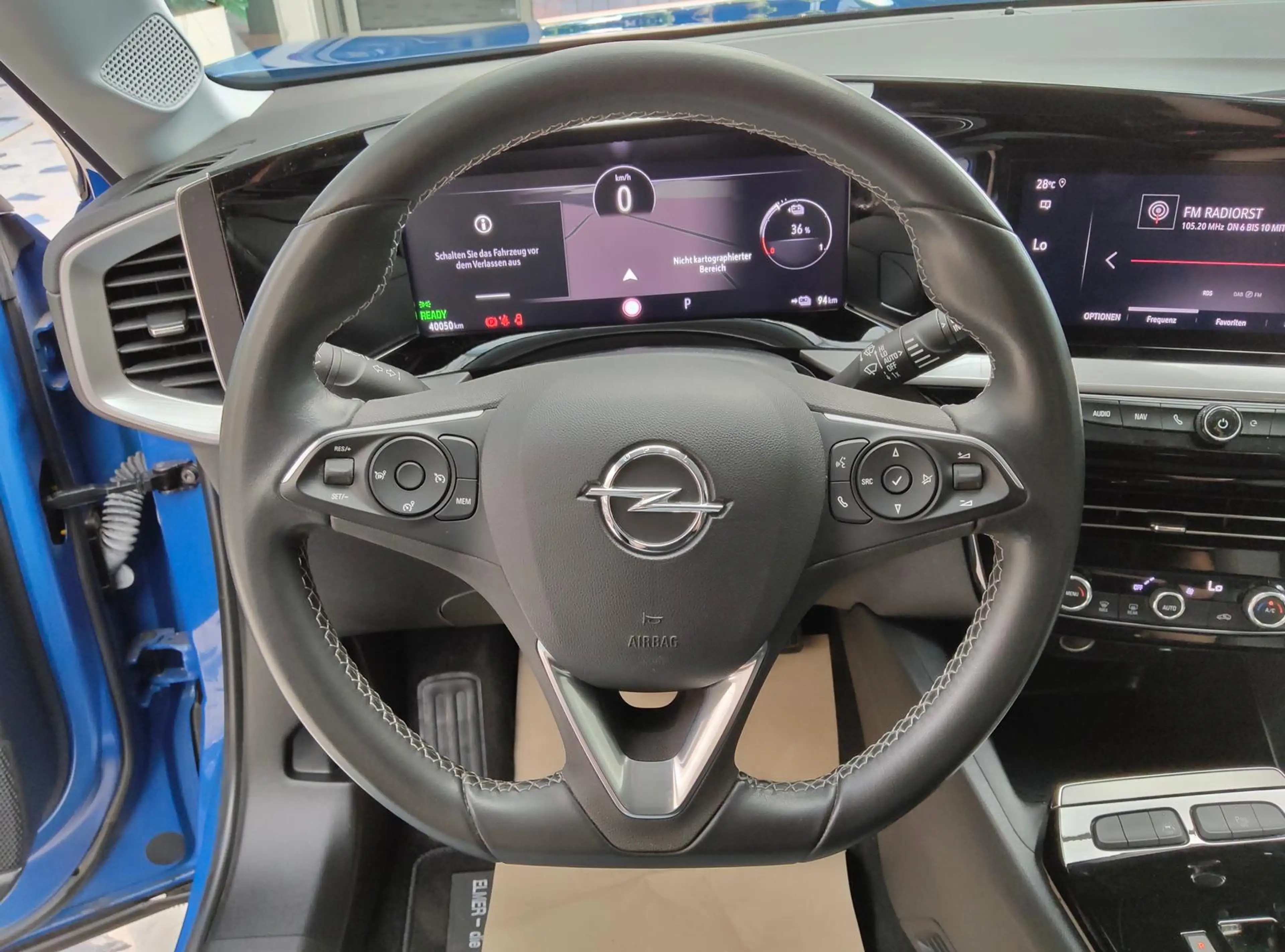 Opel Mokka-E Mokka e Elegance — photo 13