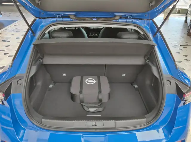 Opel Mokka-E view 9