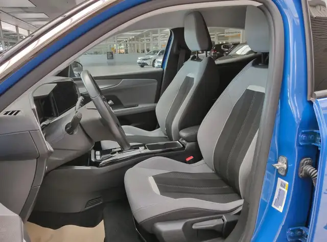 Opel Mokka-E view 11